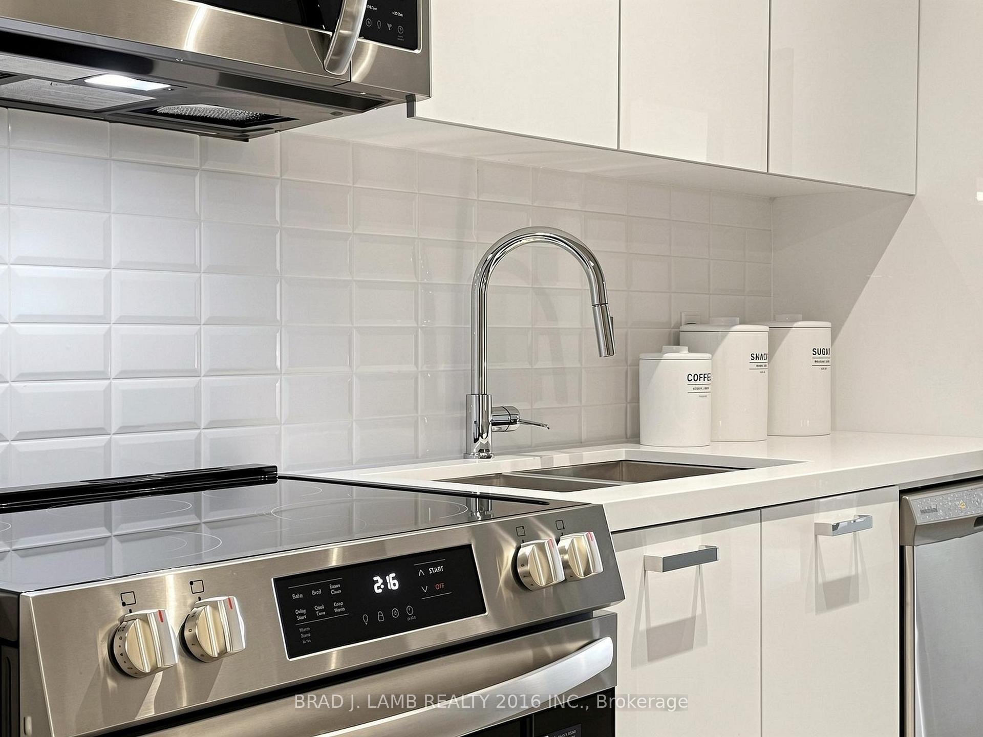 Photo 18 of Unit 404, 284 King Street E, Toronto, Moss Park — HOMEH