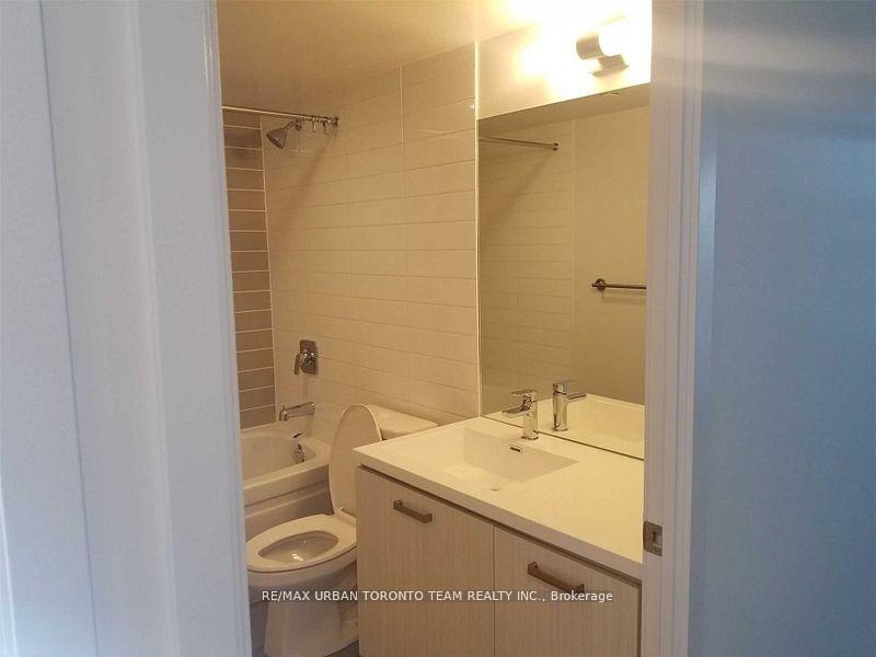 Photo 5 of Unit 2405, 125 Redpath Avenue, Toronto, Mount Pleasant West — HOMEH