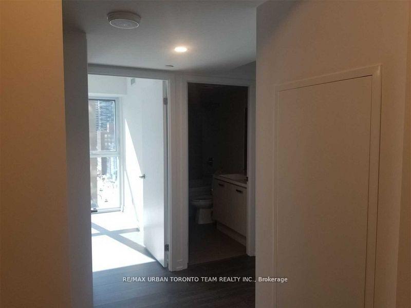 Photo 8 of Unit 2405, 125 Redpath Avenue, Toronto, Mount Pleasant West — HOMEH