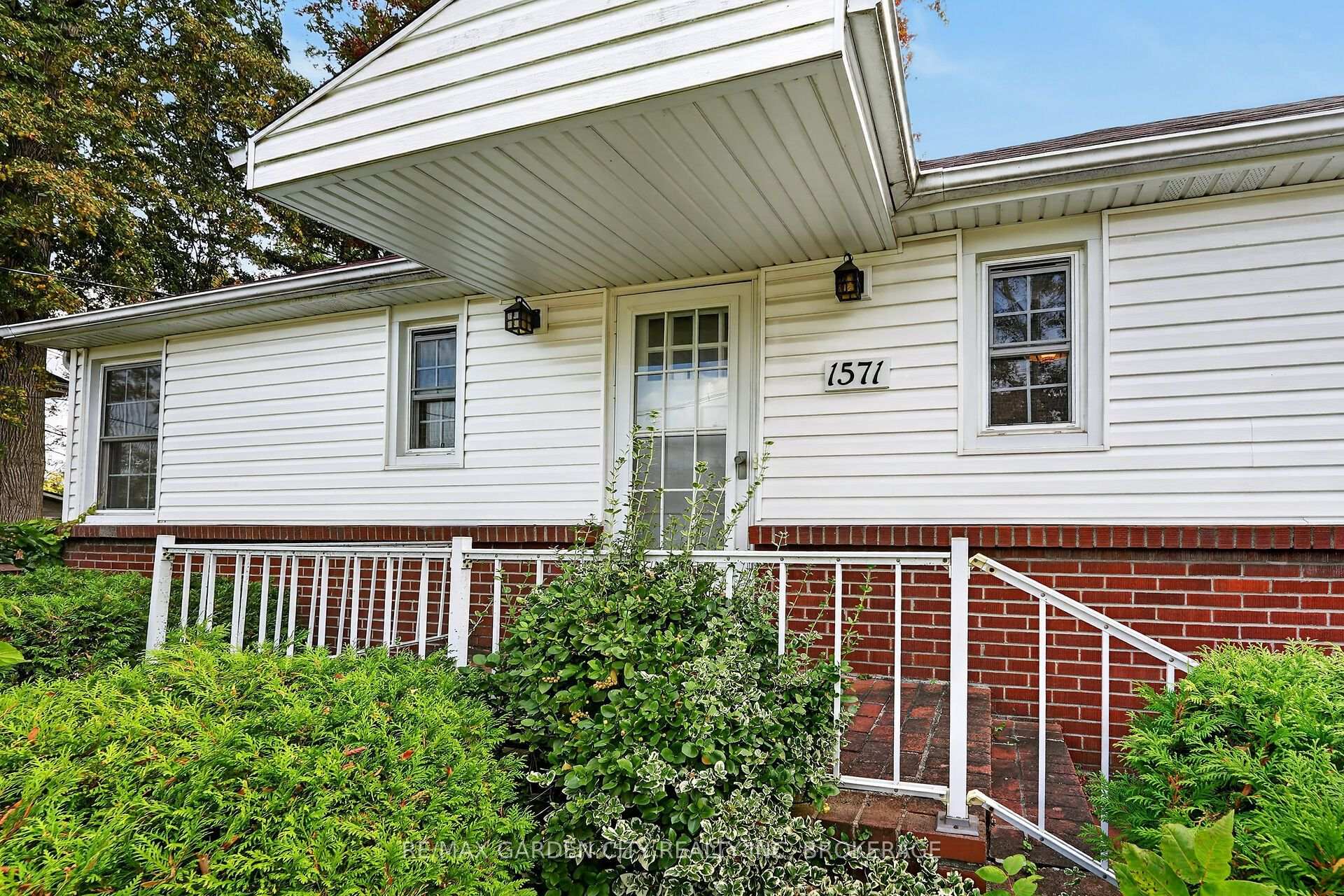 Photo 5 of 1571 Pelham Street, Pelham, Fonthill — HOMEH