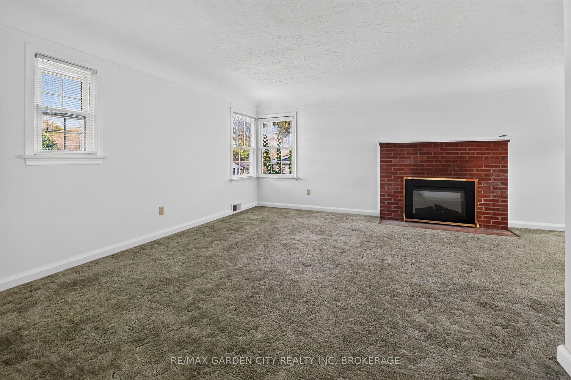 Photo 6 of 1571 Pelham Street, Pelham, Fonthill — HOMEH