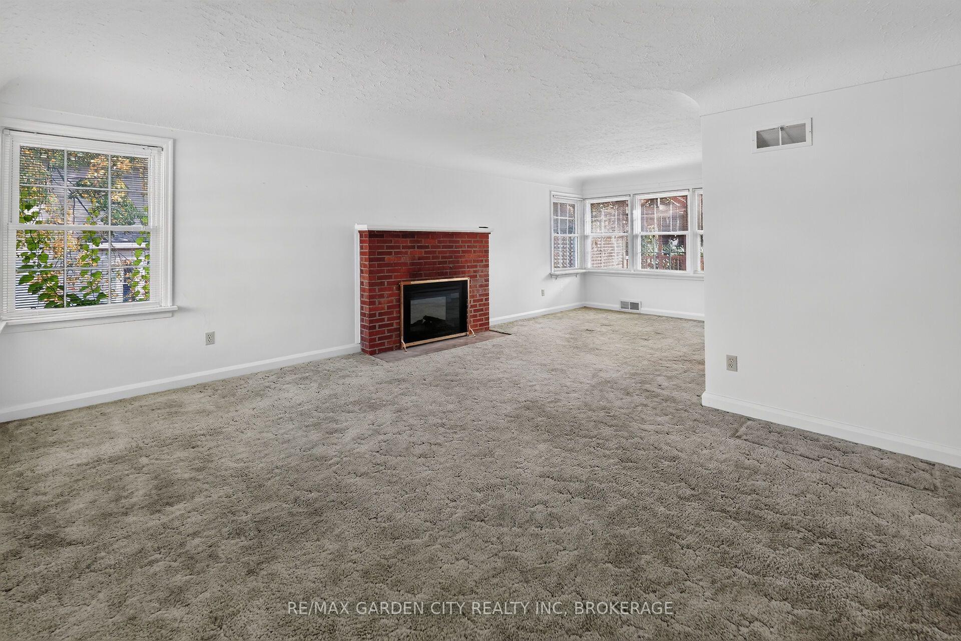 Photo 7 of 1571 Pelham Street, Pelham, Fonthill — HOMEH