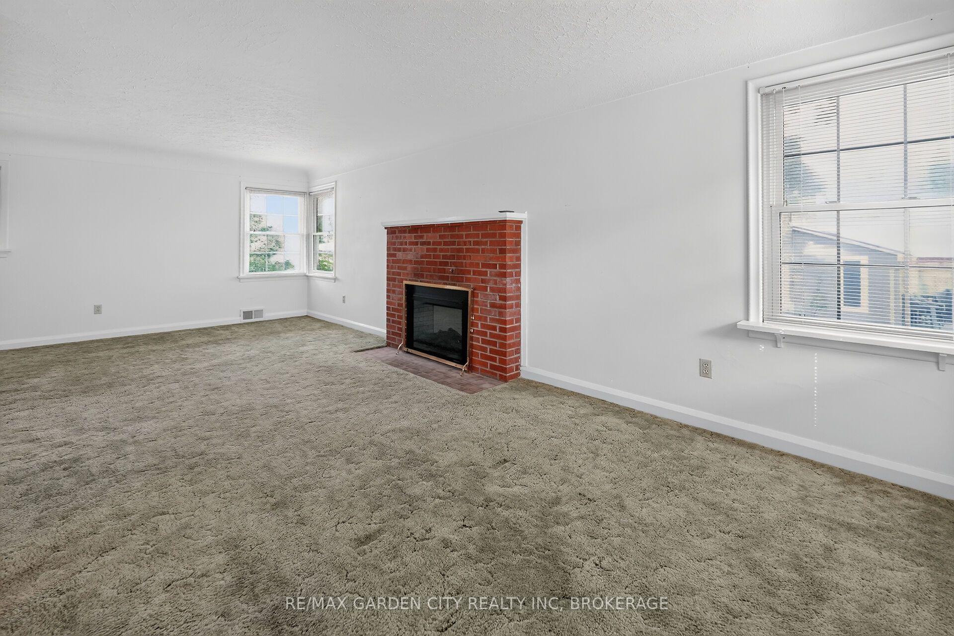 Photo 9 of 1571 Pelham Street, Pelham, Fonthill — HOMEH