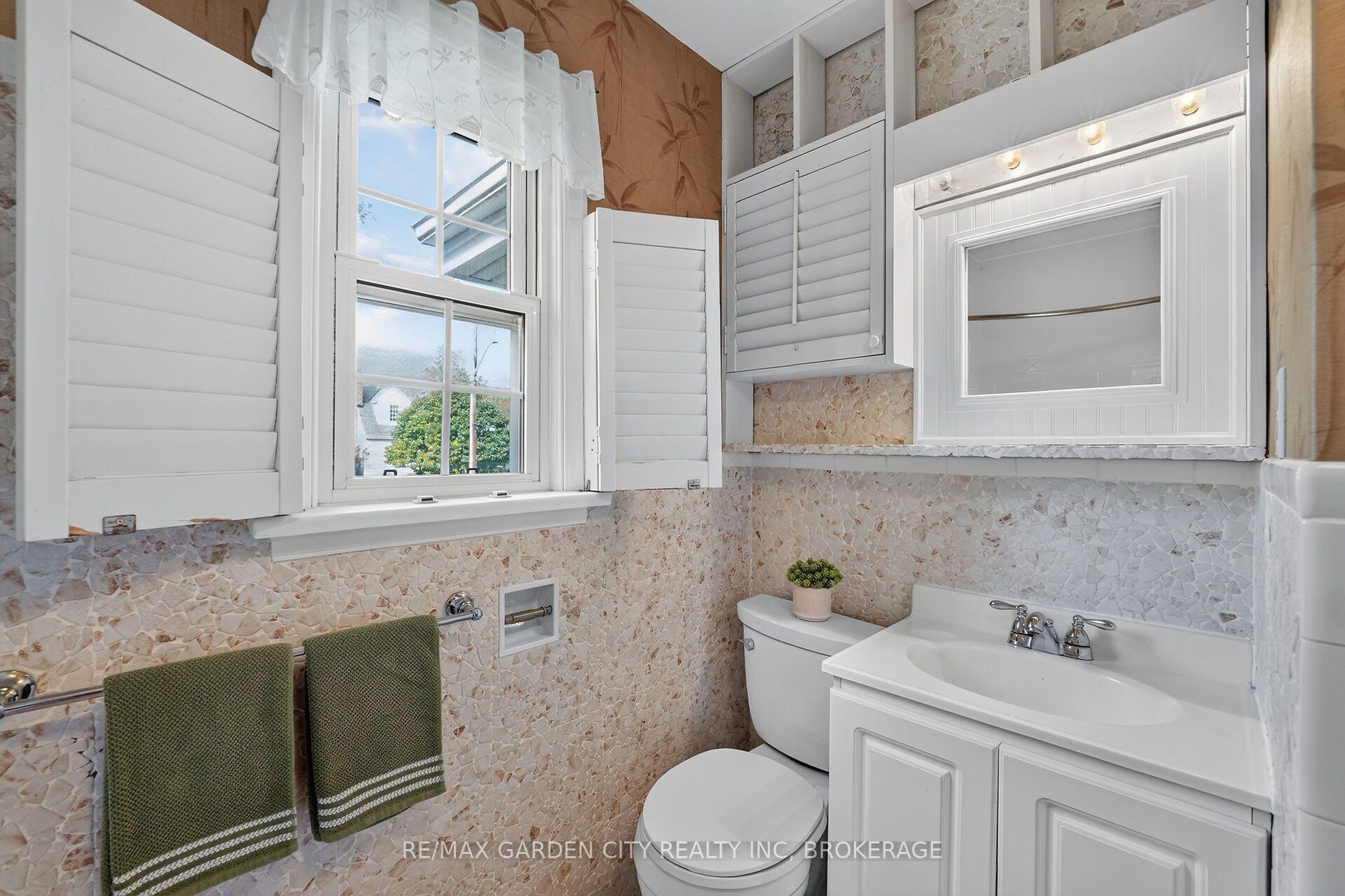 Photo 21 of 1571 Pelham Street, Pelham, Fonthill — HOMEH