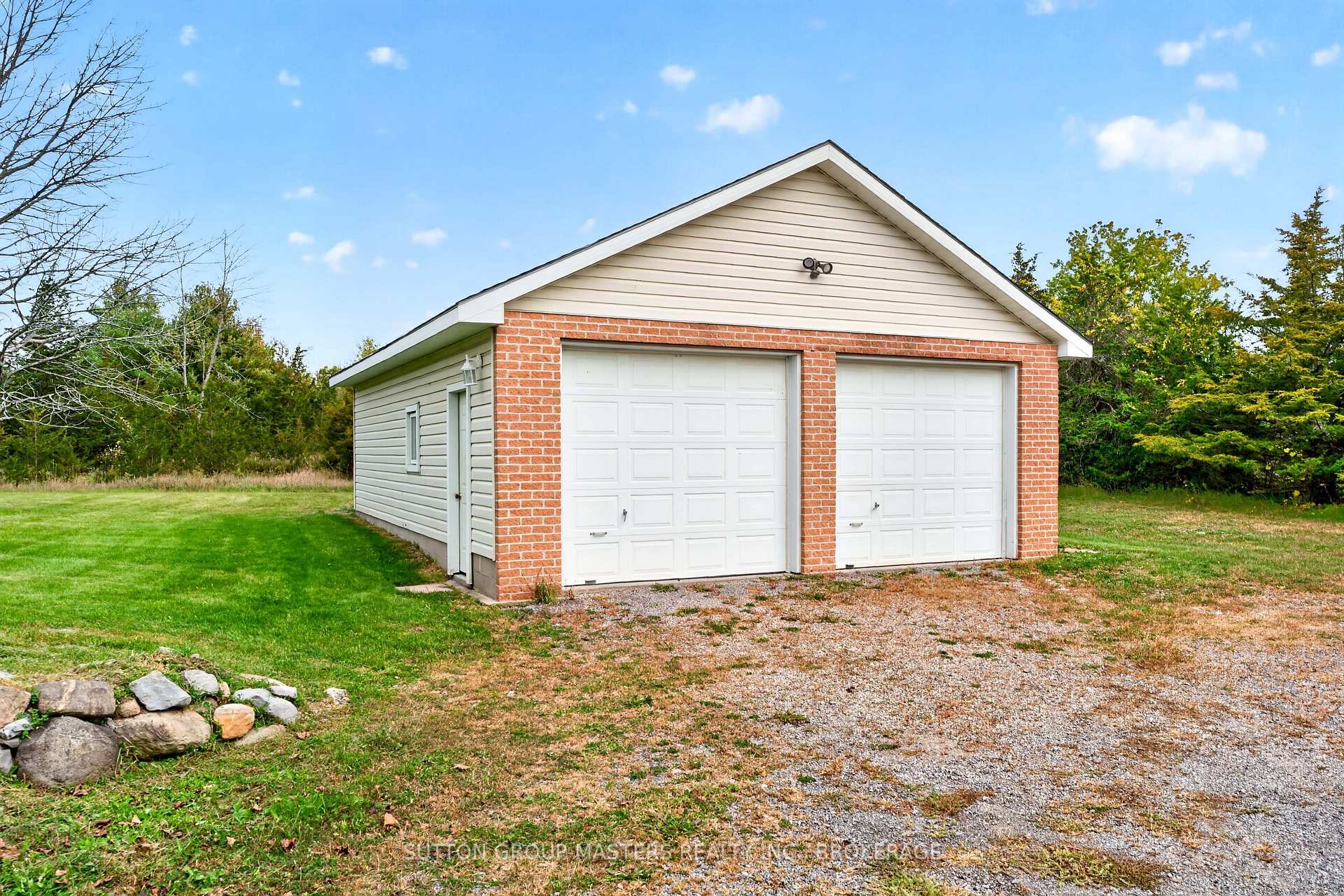 Photo 3 of 3026 Burbrook Road, Kingston, City North of 401 — HOMEH