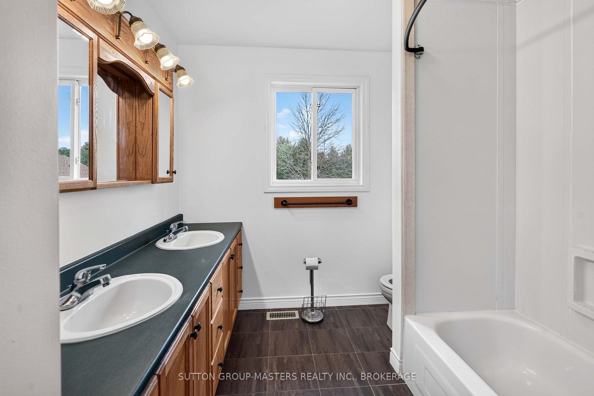 Photo 18 of 3026 Burbrook Road, Kingston, City North of 401 — HOMEH