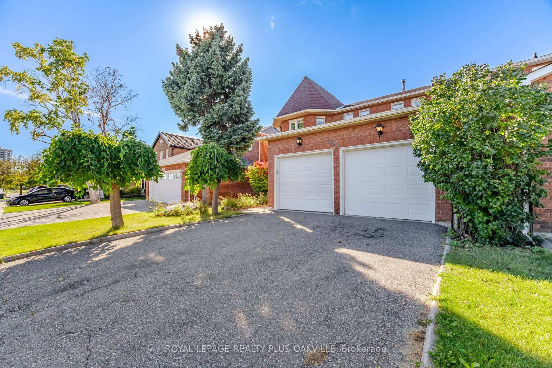 Photo 2 of 341 Nahani Way, Mississauga, Hurontario — HOMEH