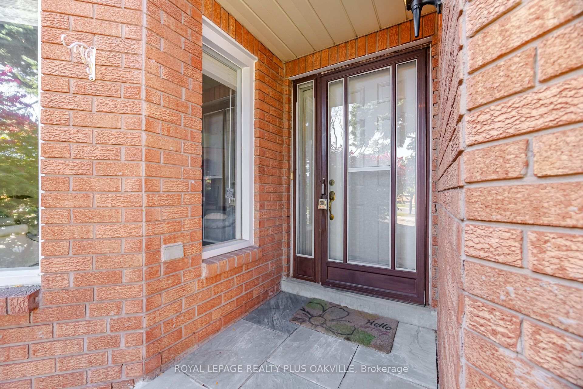 Photo 5 of 341 Nahani Way, Mississauga, Hurontario — HOMEH