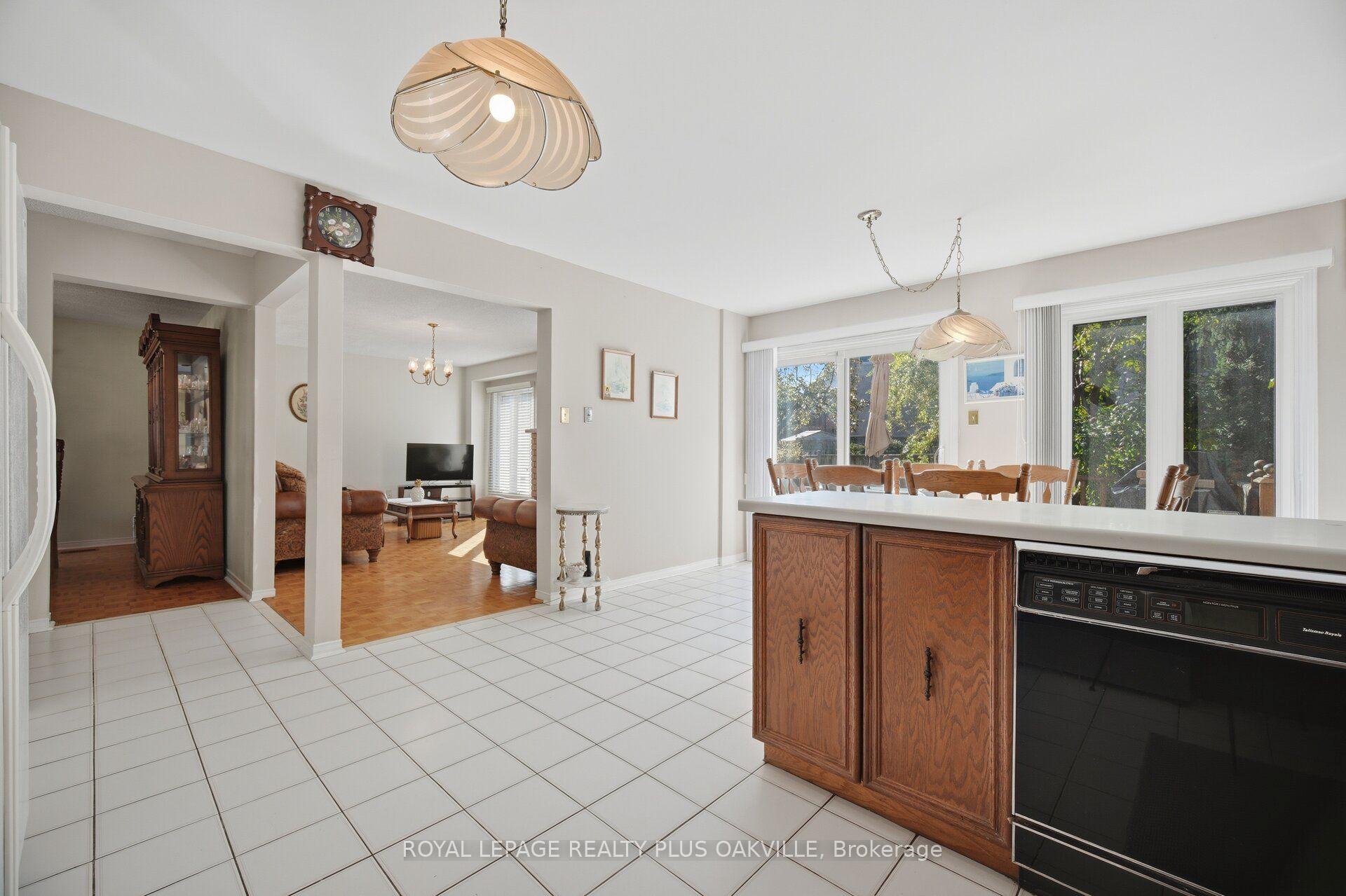 Photo 20 of 341 Nahani Way, Mississauga, Hurontario — HOMEH