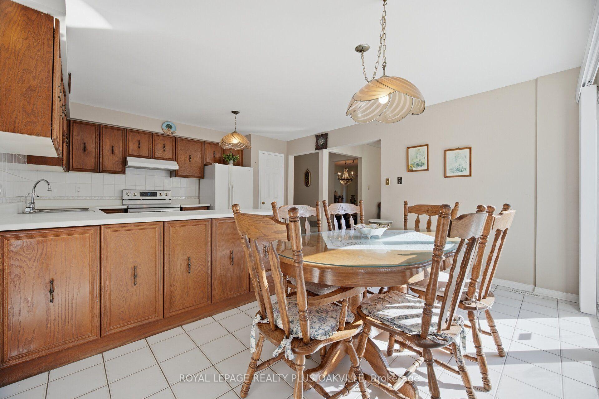 Photo 23 of 341 Nahani Way, Mississauga, Hurontario — HOMEH