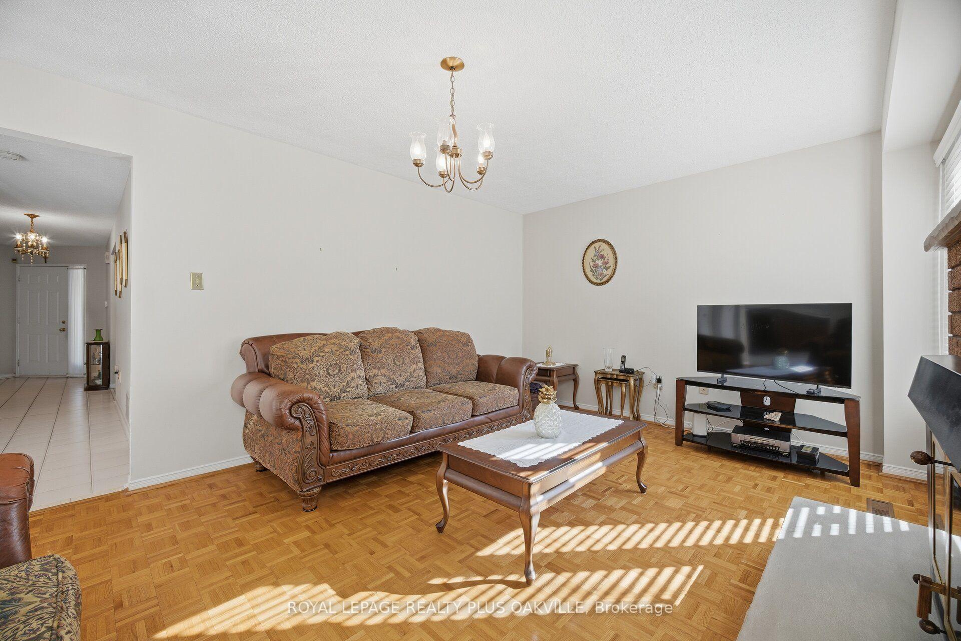 Photo 27 of 341 Nahani Way, Mississauga, Hurontario — HOMEH