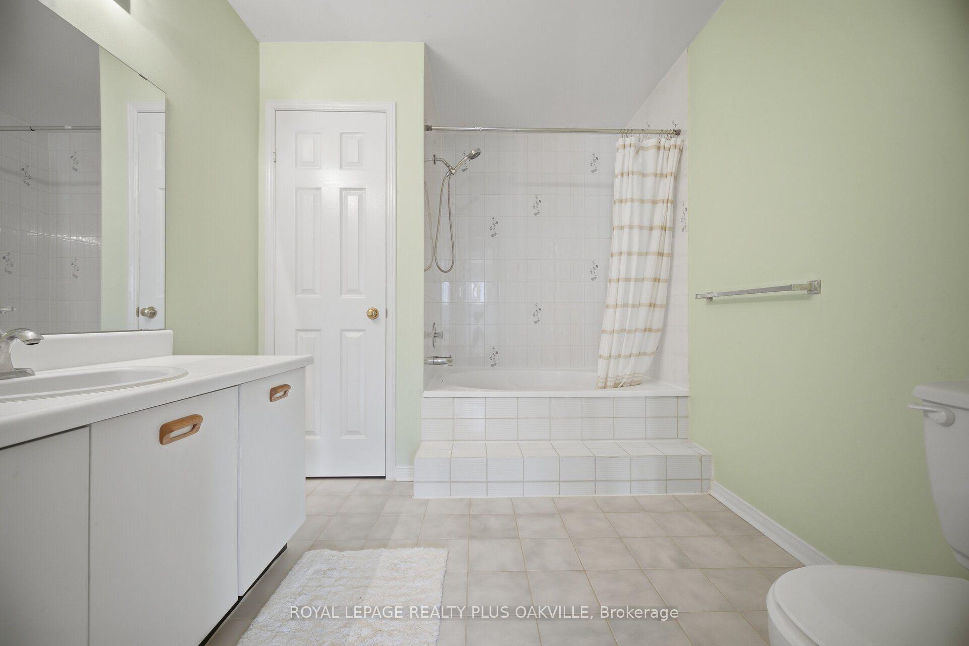 Photo 33 of 341 Nahani Way, Mississauga, Hurontario — HOMEH