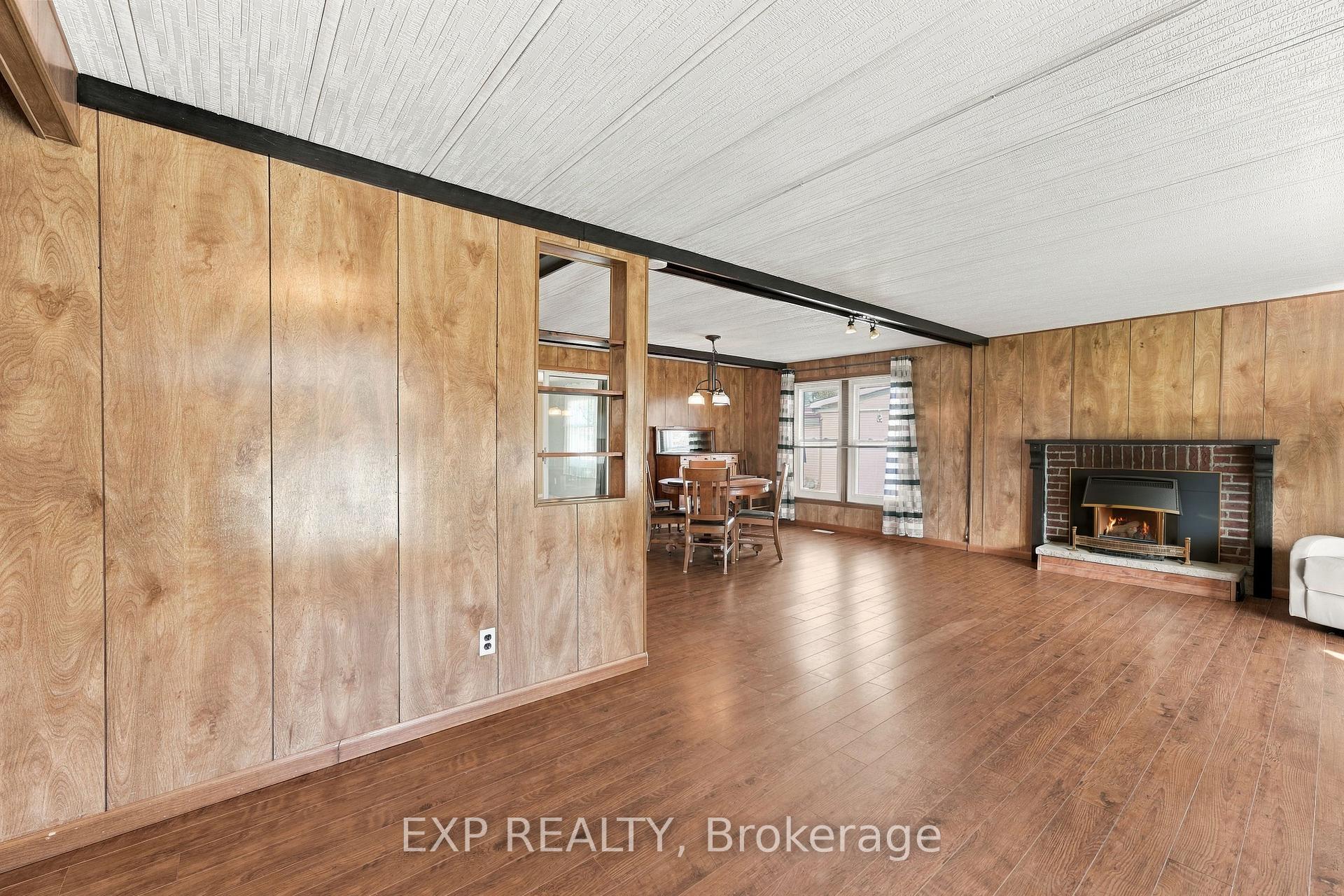 Photo 4 of 139 Roxanna Drive, Georgina, Sutton & Jackson's Point — HOMEH