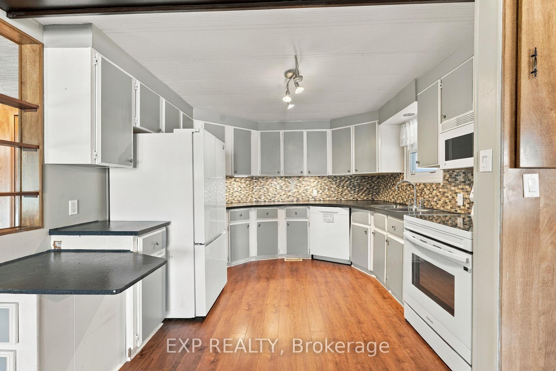 Photo 10 of 139 Roxanna Drive, Georgina, Sutton & Jackson's Point — HOMEH
