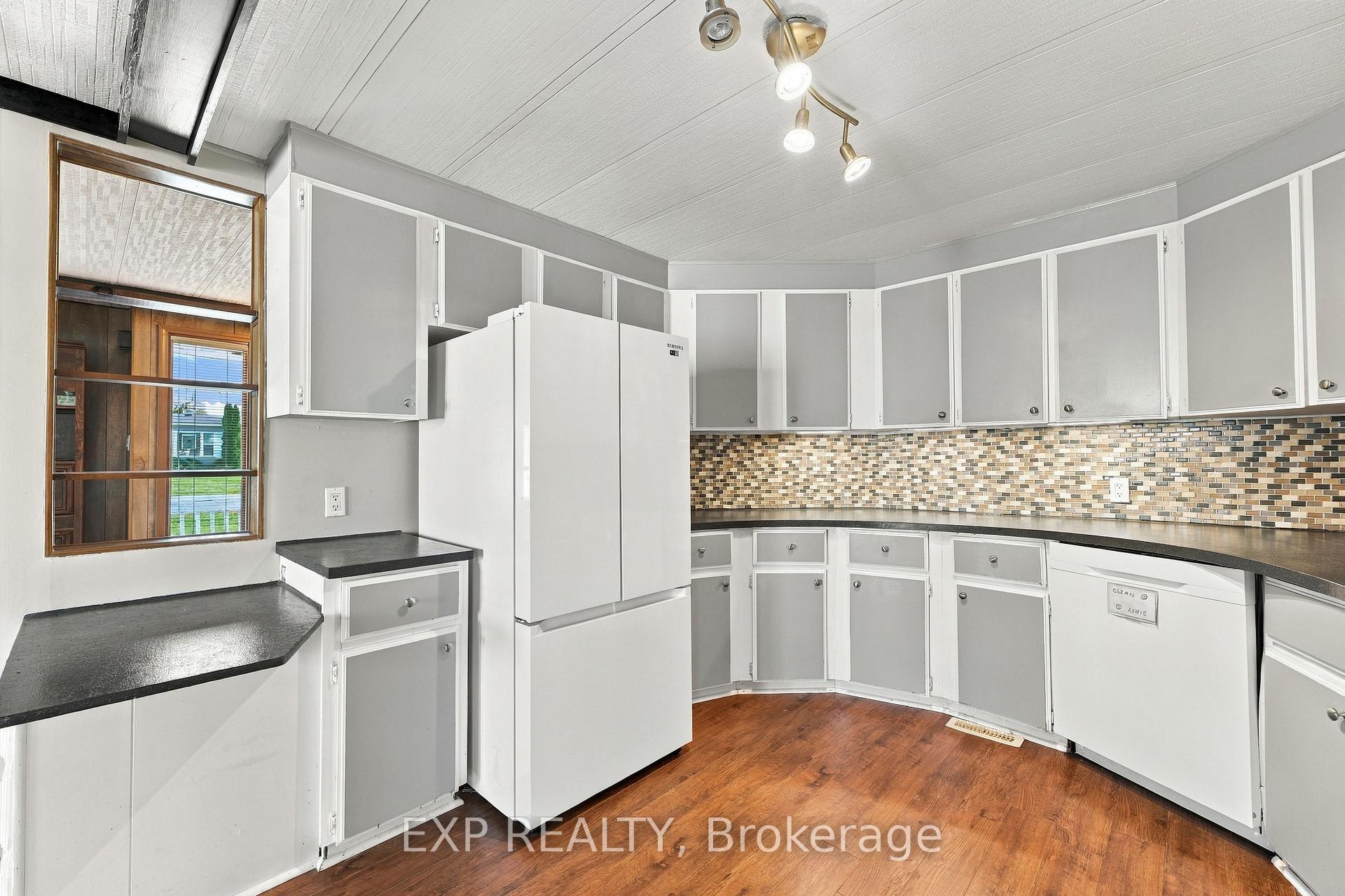 Photo 12 of 139 Roxanna Drive, Georgina, Sutton & Jackson's Point — HOMEH