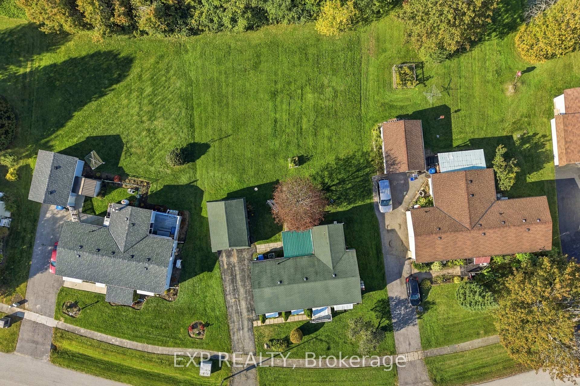 Photo 30 of 139 Roxanna Drive, Georgina, Sutton & Jackson's Point — HOMEH
