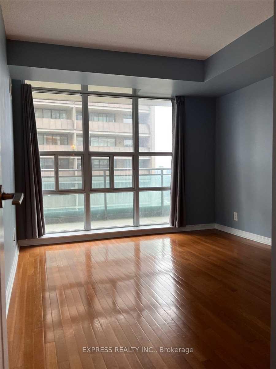 Photo 5 of Unit 1302, 736 Spadina Avenue, Toronto, University — HOMEH
