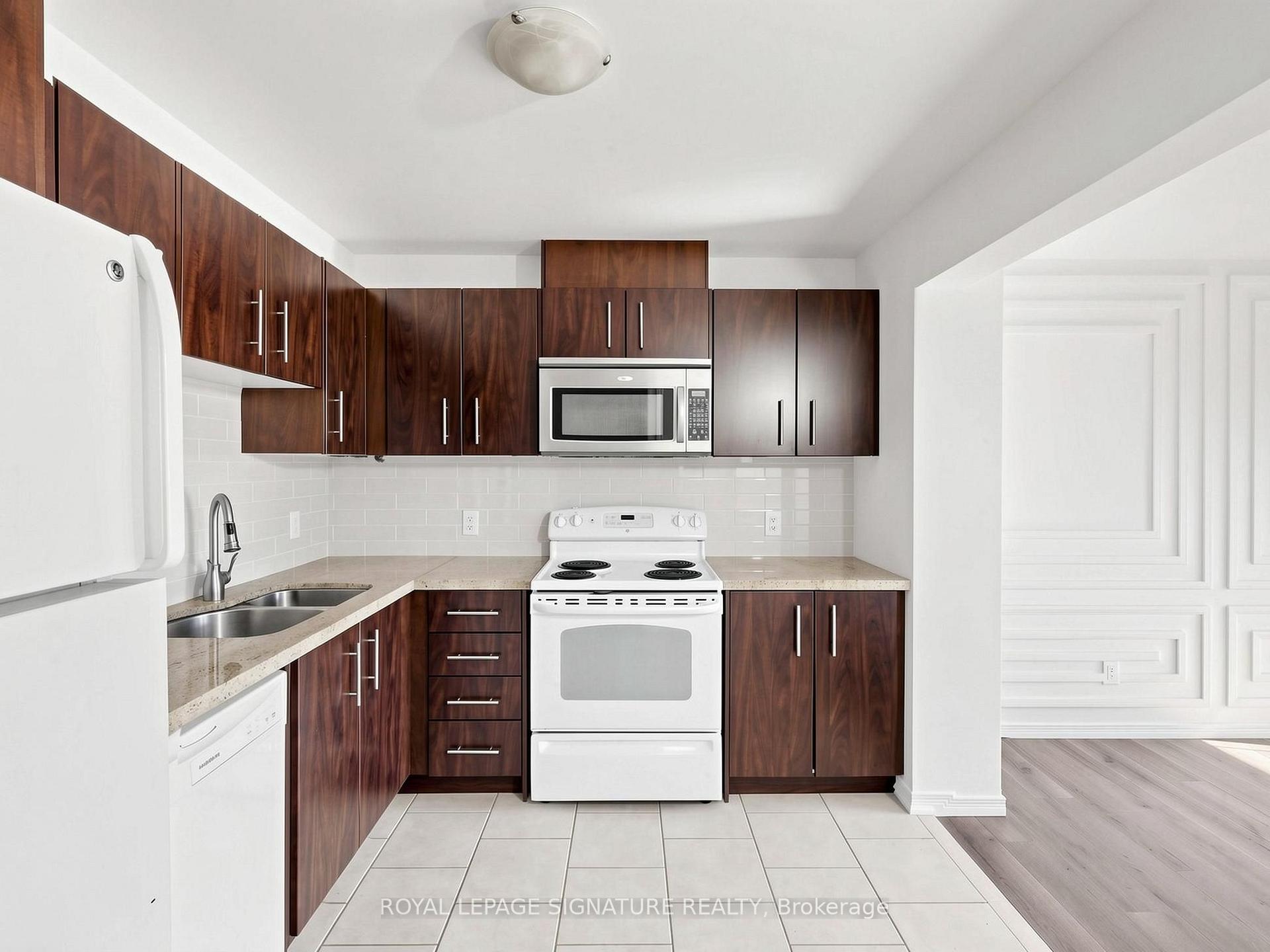 Photo 11 of Unit 6, 75 Prince William Way, Barrie, Innis-Shore — HOMEH