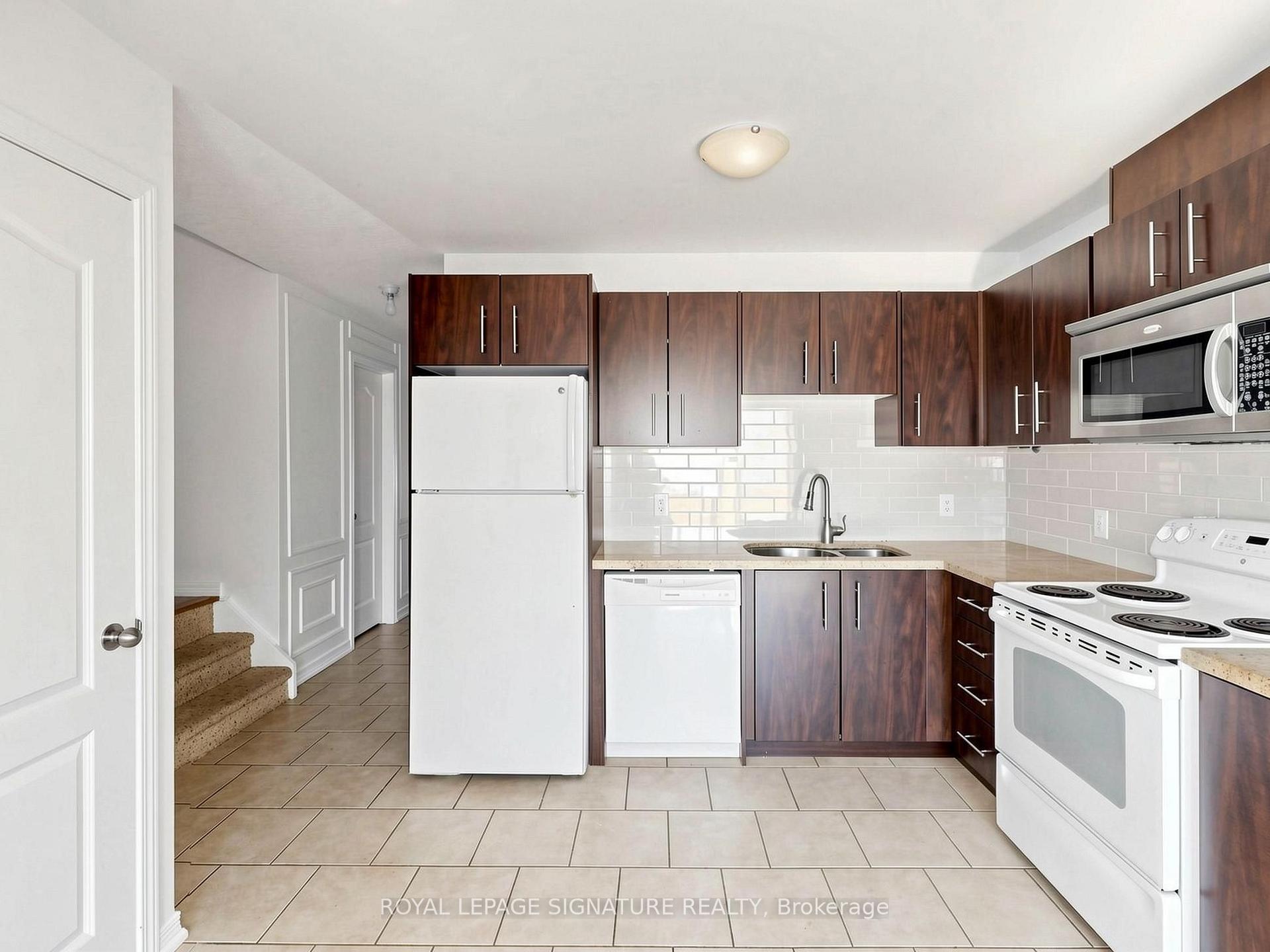 Photo 12 of Unit 6, 75 Prince William Way, Barrie, Innis-Shore — HOMEH