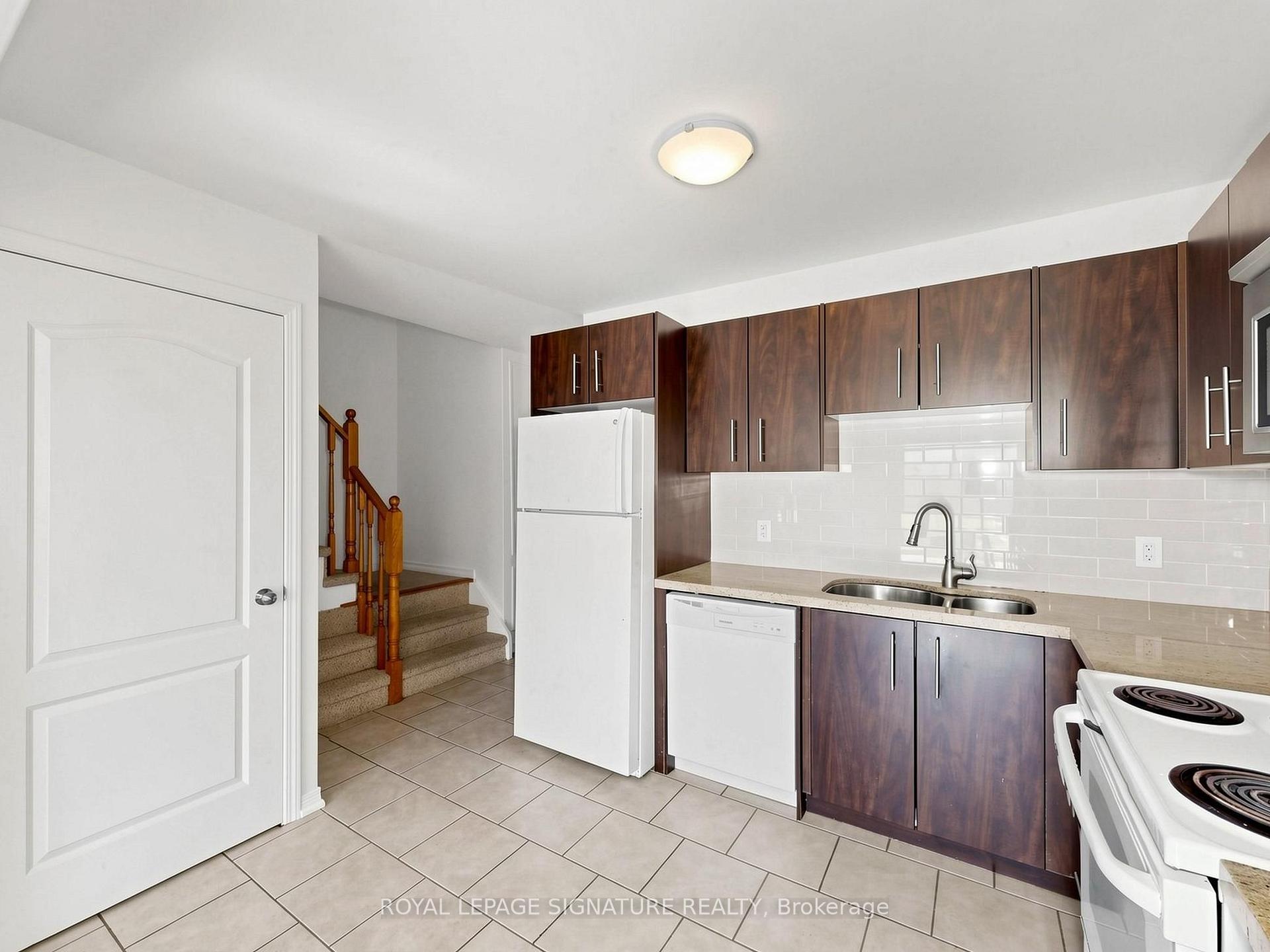 Photo 13 of Unit 6, 75 Prince William Way, Barrie, Innis-Shore — HOMEH