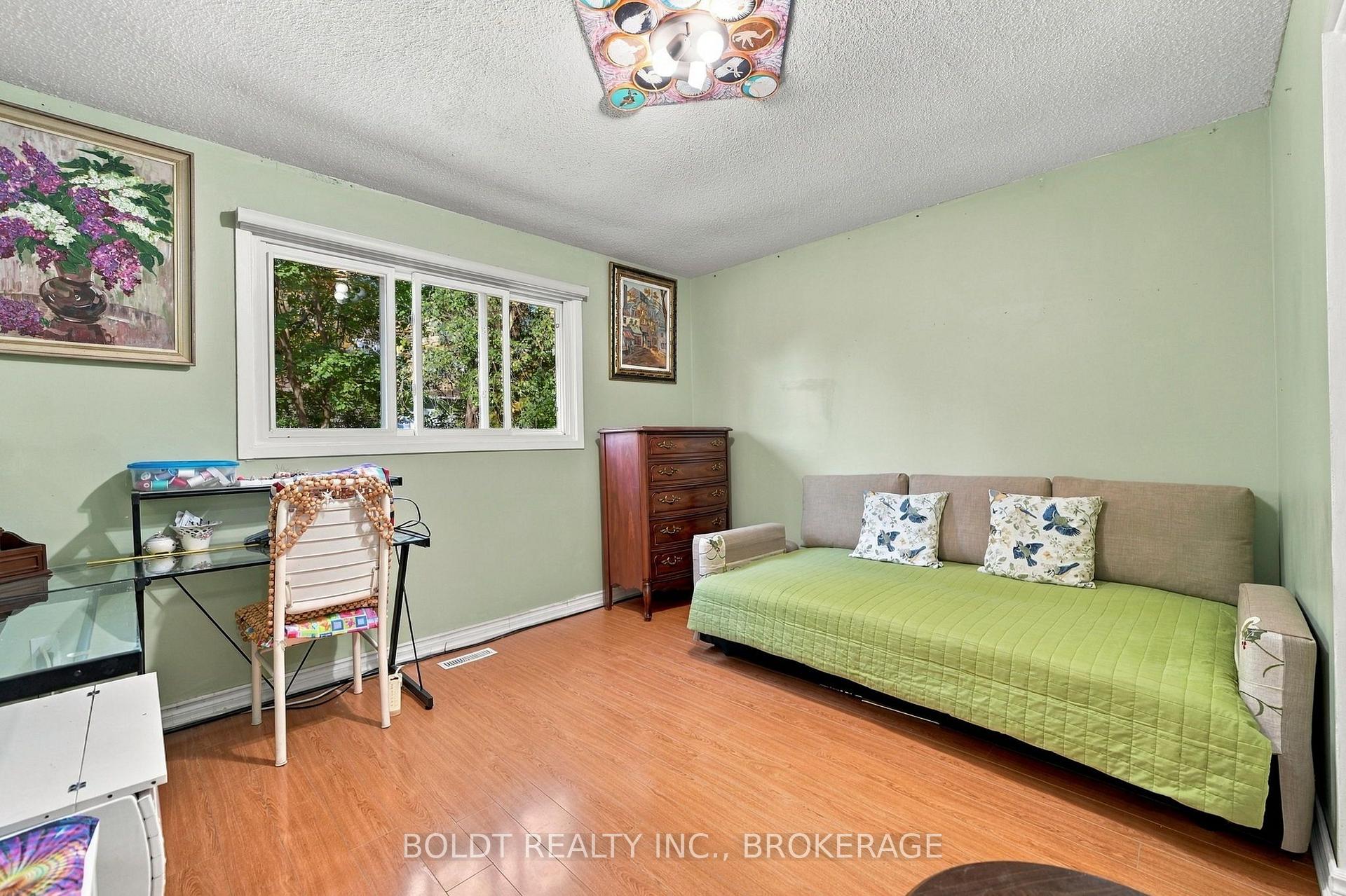 Photo 14 of 2554 Cobbinshaw Circle, Mississauga, Meadowvale — HOMEH