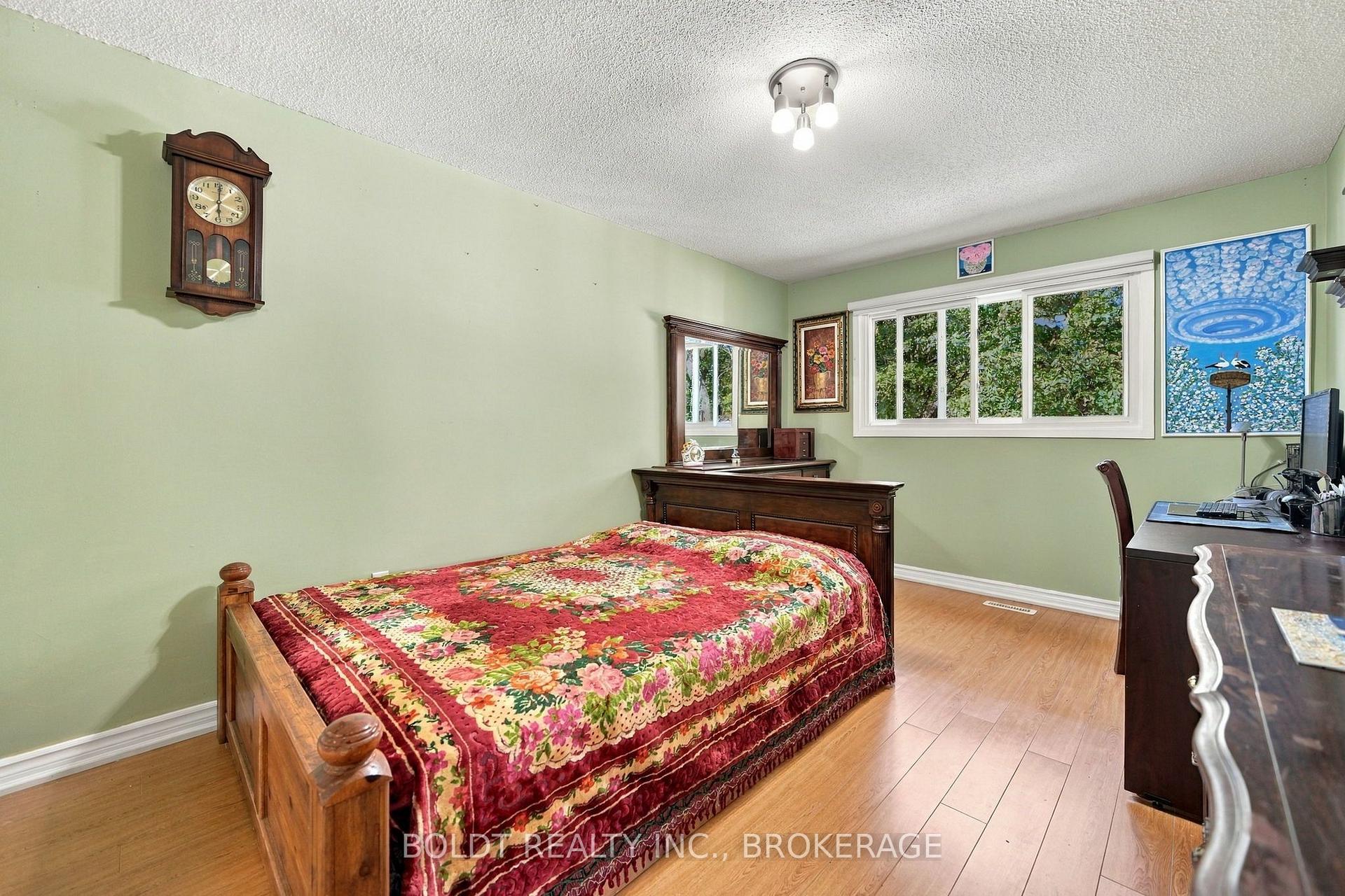 Photo 15 of 2554 Cobbinshaw Circle, Mississauga, Meadowvale — HOMEH