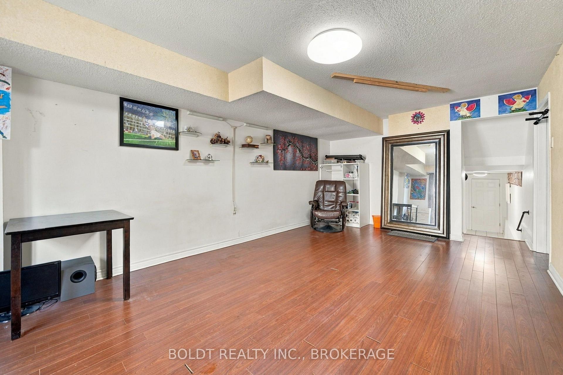 Photo 18 of 2554 Cobbinshaw Circle, Mississauga, Meadowvale — HOMEH