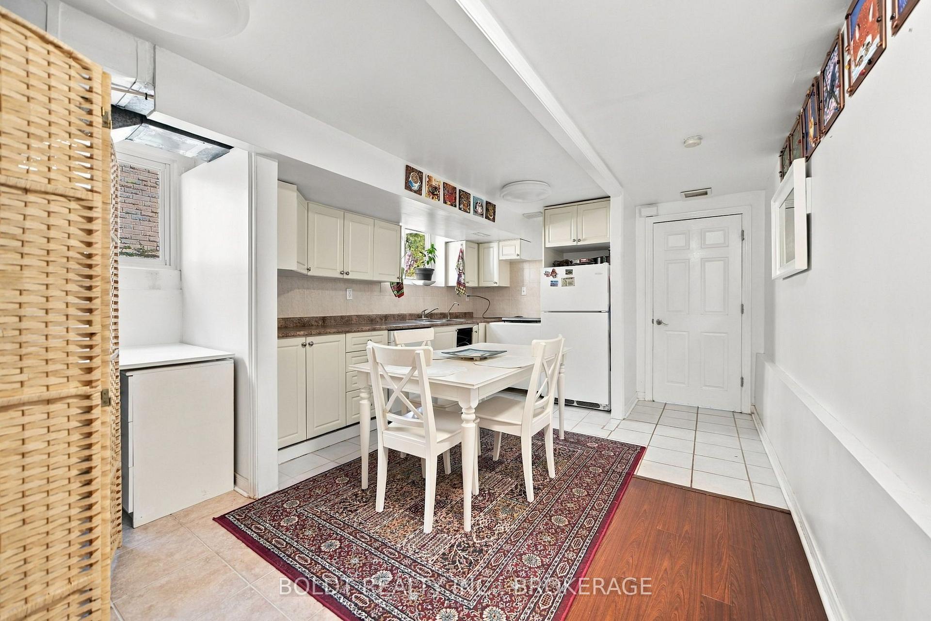Photo 21 of 2554 Cobbinshaw Circle, Mississauga, Meadowvale — HOMEH
