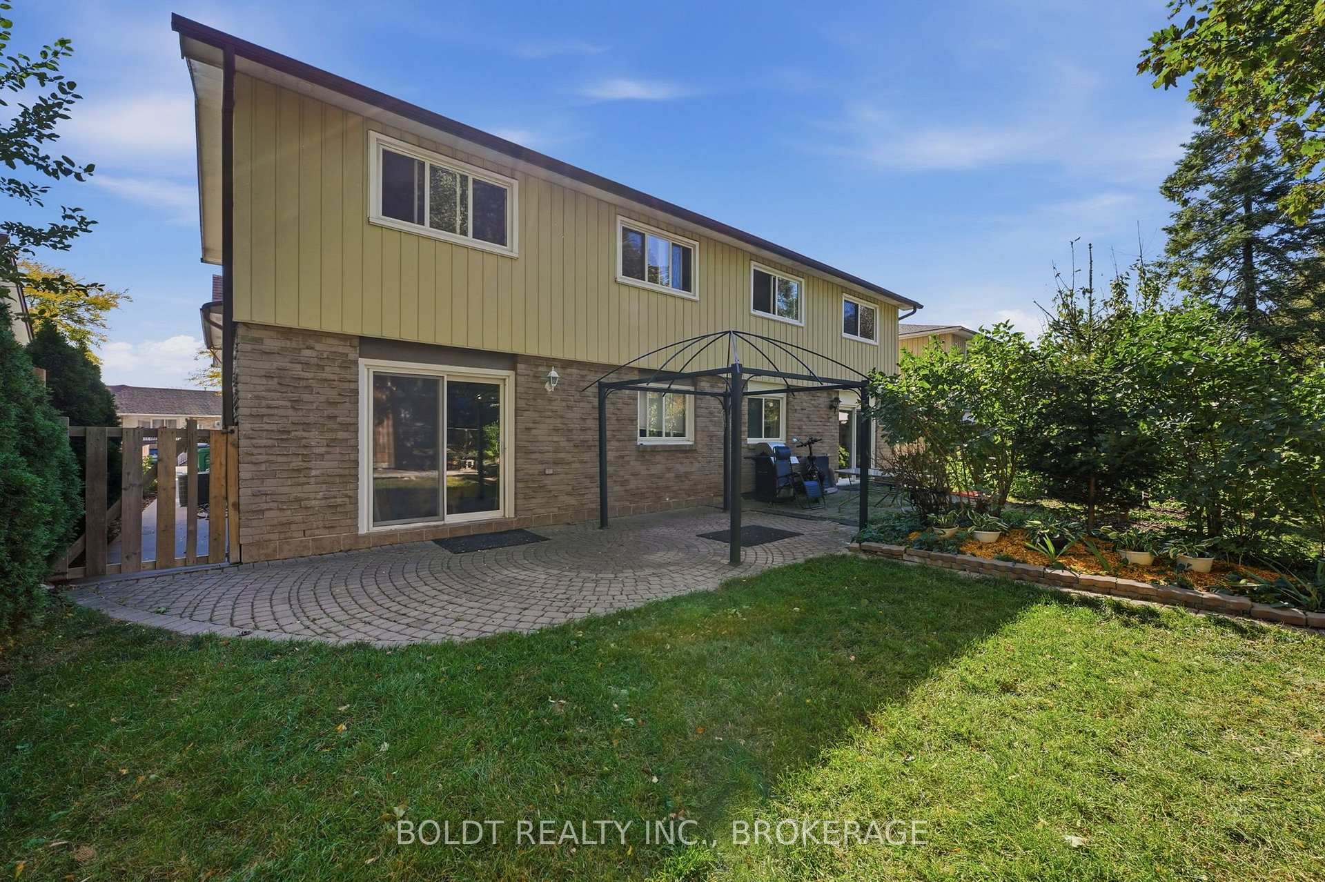 Photo 24 of 2554 Cobbinshaw Circle, Mississauga, Meadowvale — HOMEH