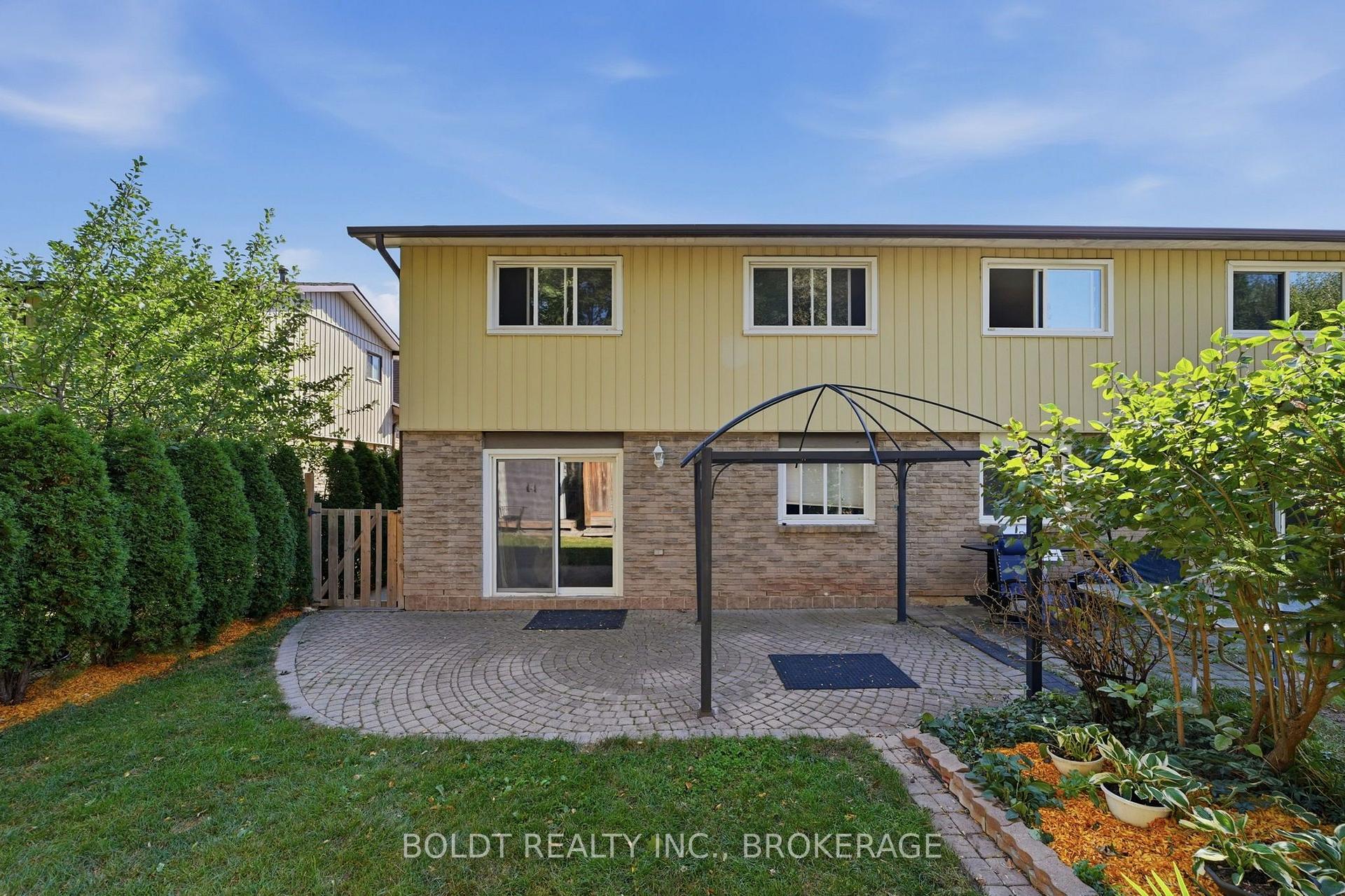 Photo 25 of 2554 Cobbinshaw Circle, Mississauga, Meadowvale — HOMEH