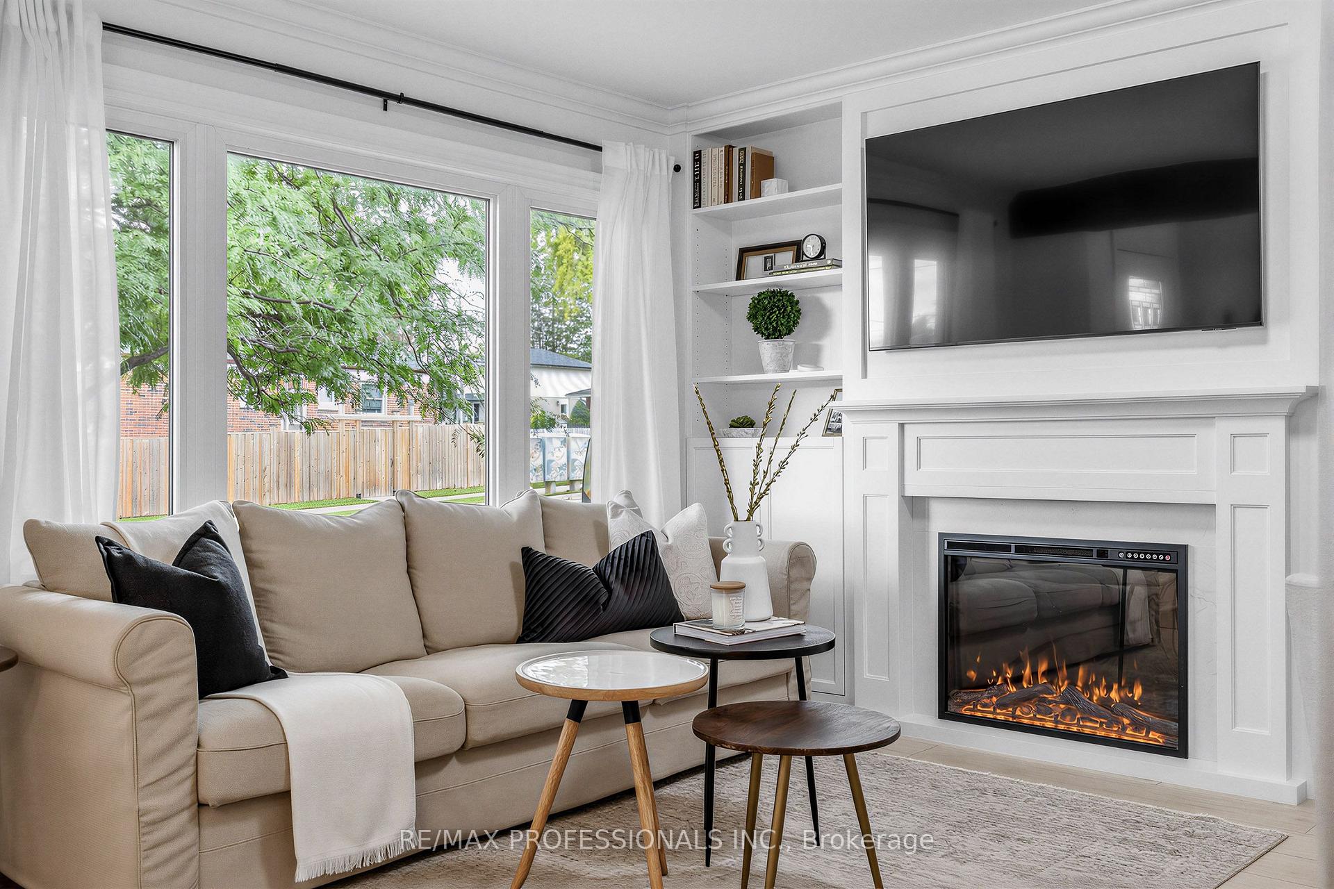 Photo 12 of 1013 Centre Street S, Whitby, Downtown Whitby — HOMEH