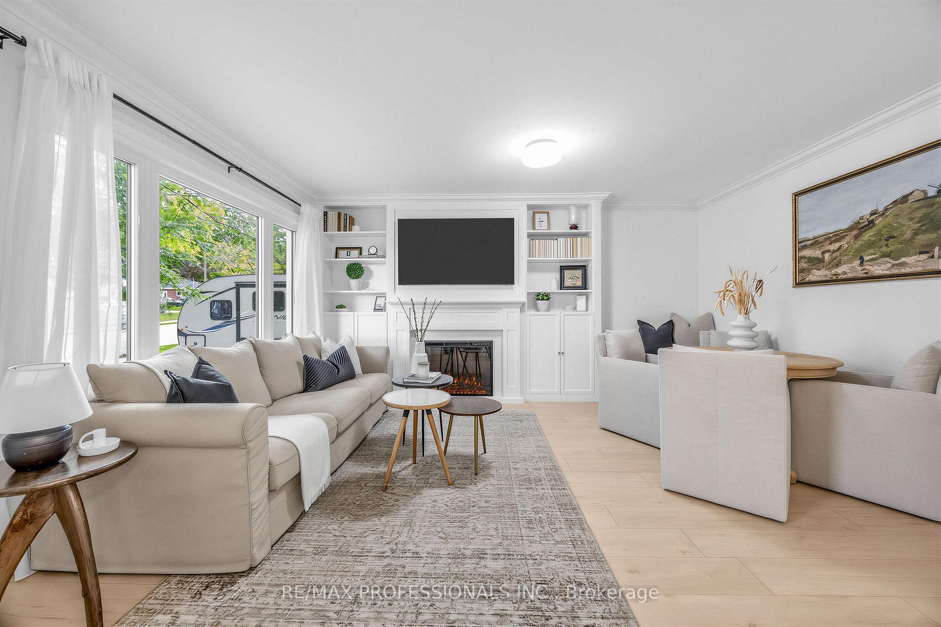 Photo 14 of 1013 Centre Street S, Whitby, Downtown Whitby — HOMEH