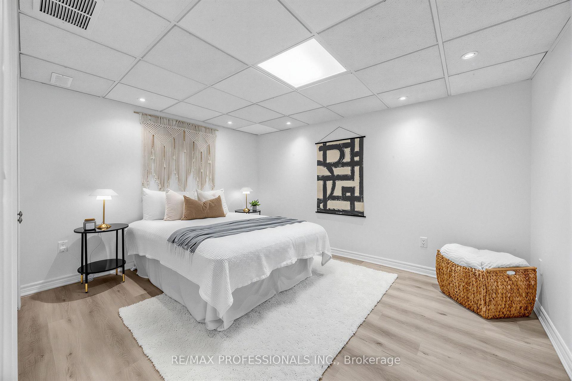 Photo 24 of 1013 Centre Street S, Whitby, Downtown Whitby — HOMEH