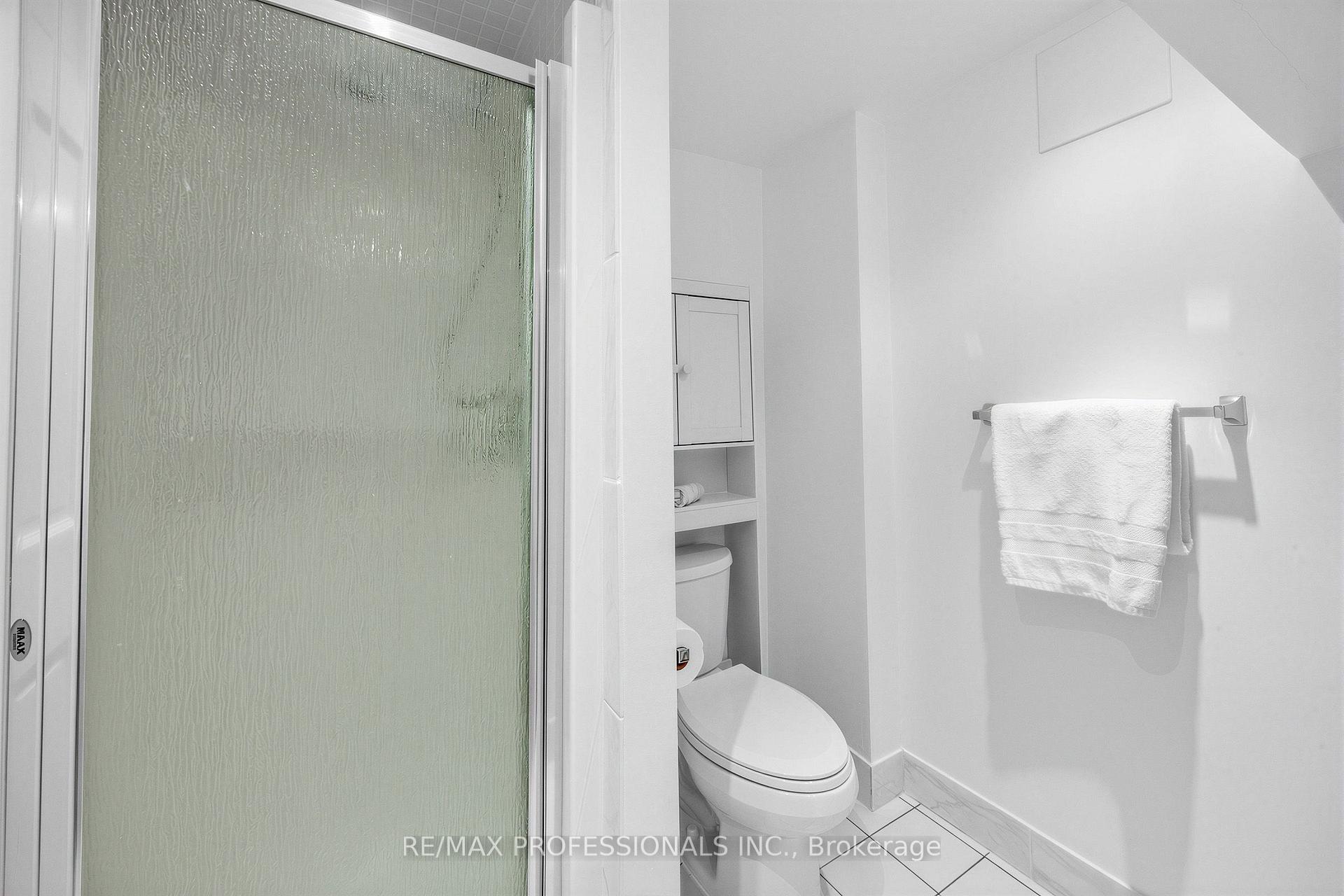 Photo 26 of 1013 Centre Street S, Whitby, Downtown Whitby — HOMEH