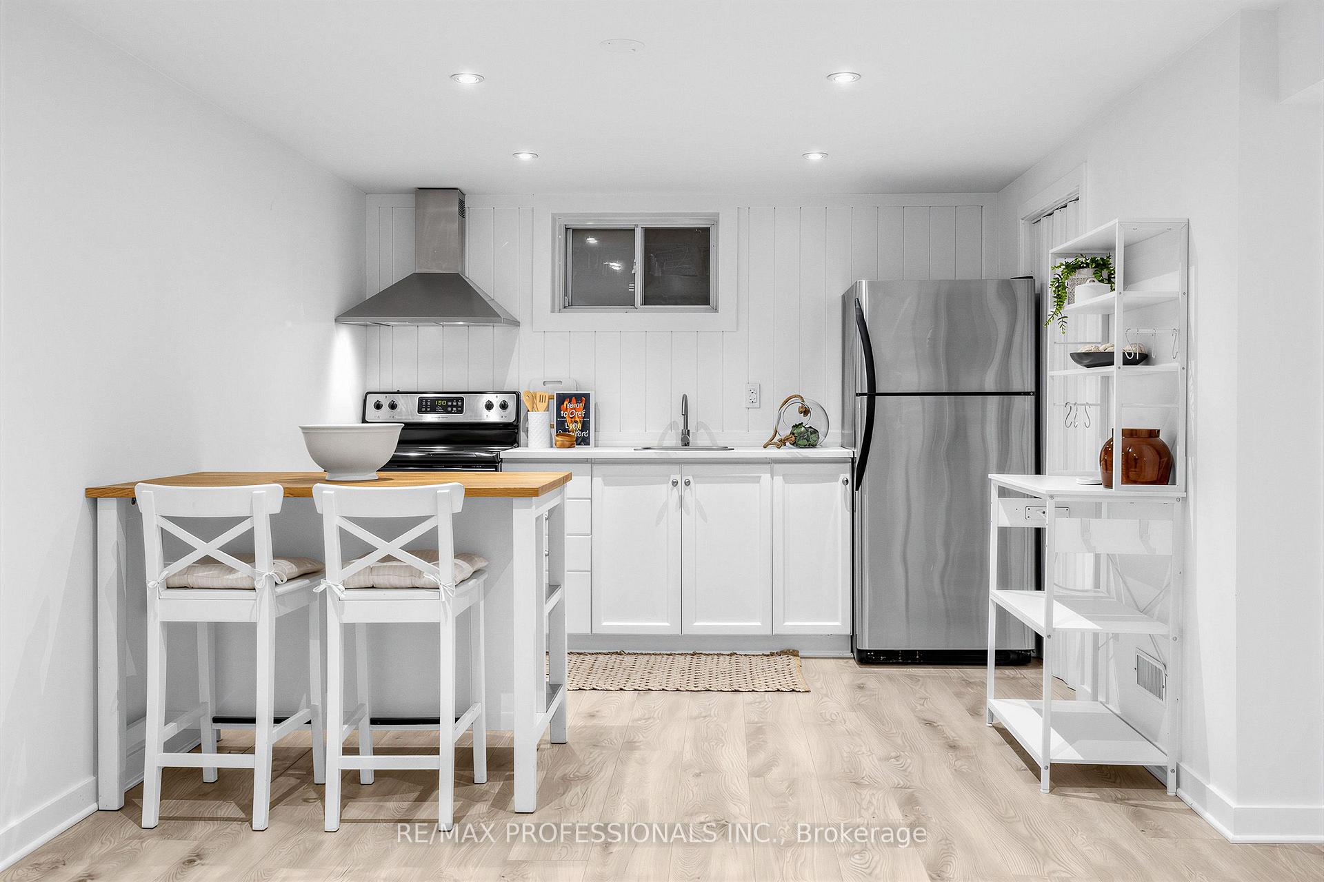 Photo 27 of 1013 Centre Street S, Whitby, Downtown Whitby — HOMEH