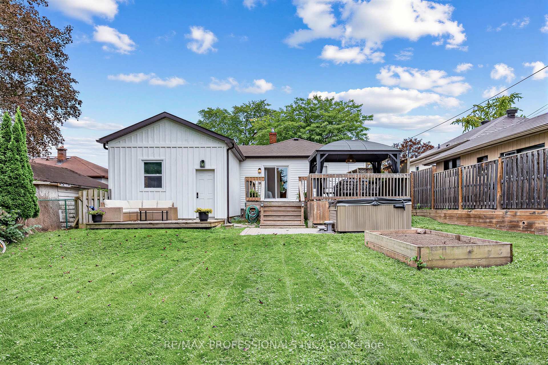 Photo 38 of 1013 Centre Street S, Whitby, Downtown Whitby — HOMEH