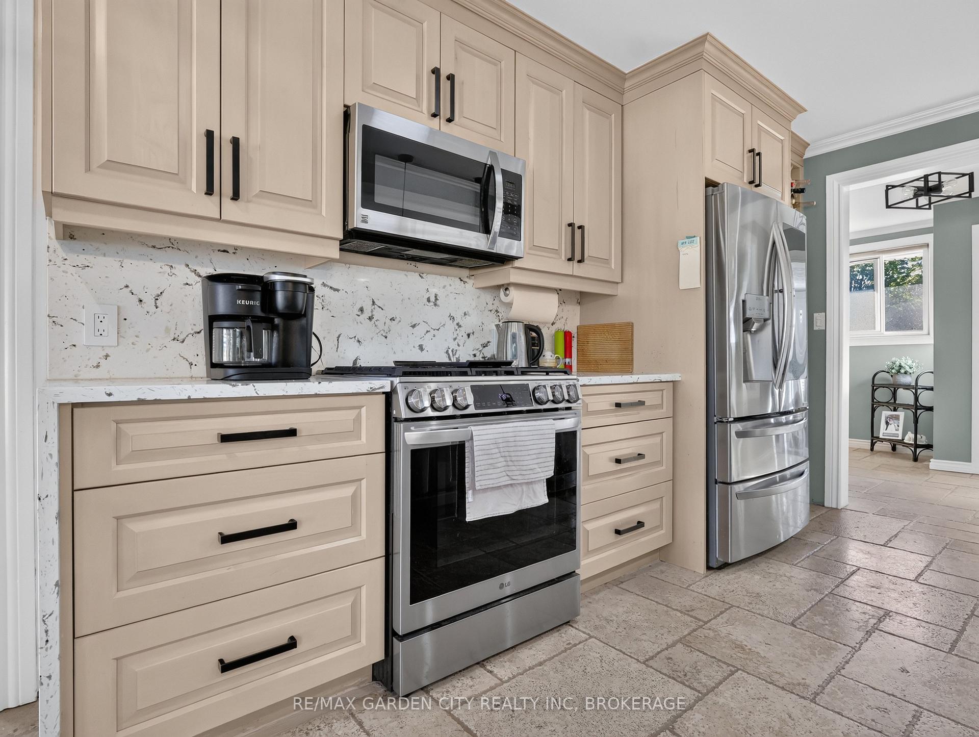 Photo 16 of 3785 Nineteenth Street, Lincoln, Lincoln-Jordan/Vineland — HOMEH