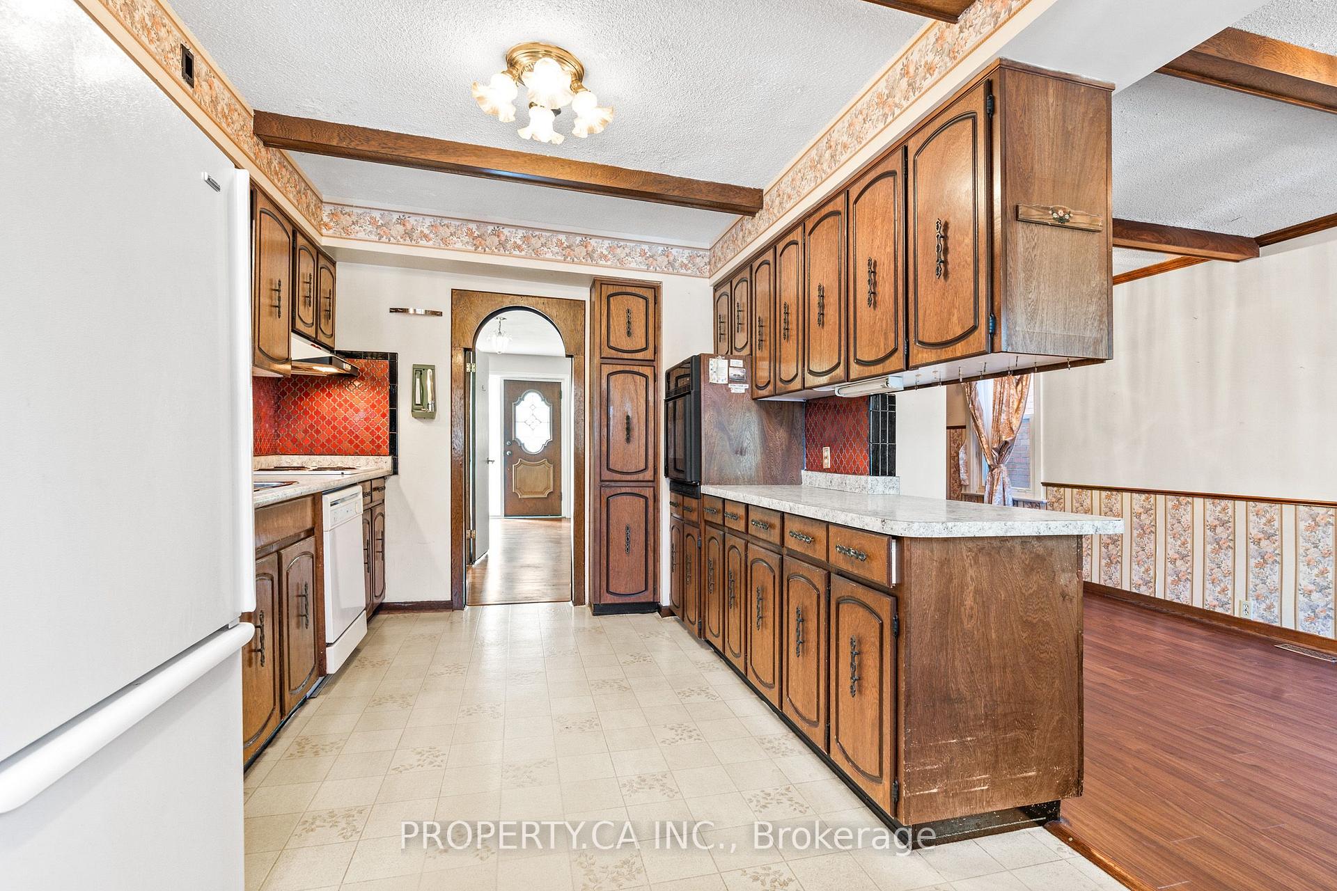 Photo 9 of 16 Warren Crescent, Toronto, Lambton Baby Point — HOMEH