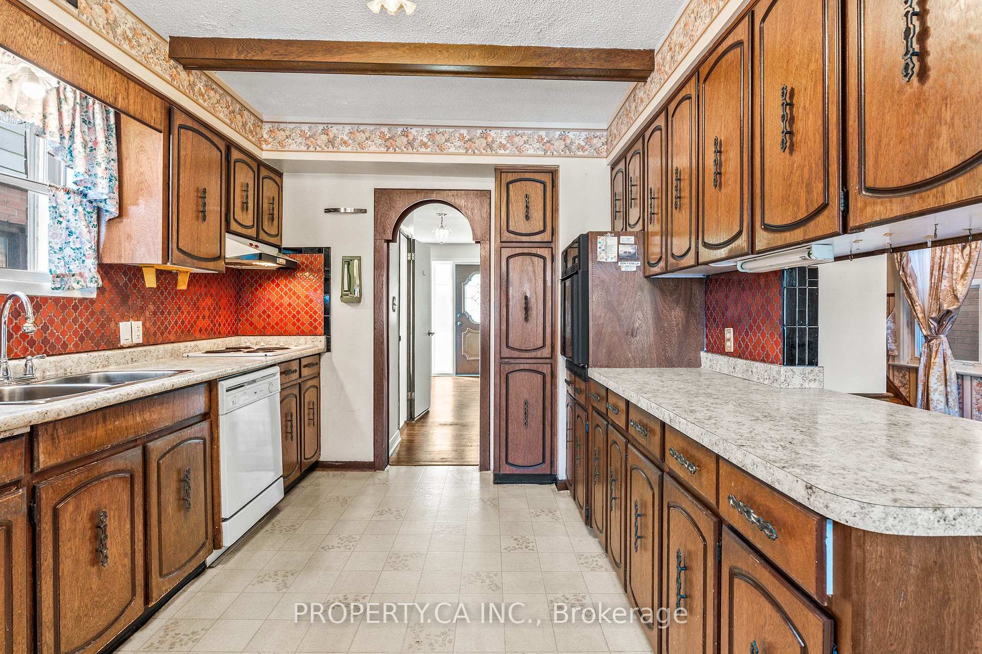 Photo 10 of 16 Warren Crescent, Toronto, Lambton Baby Point — HOMEH
