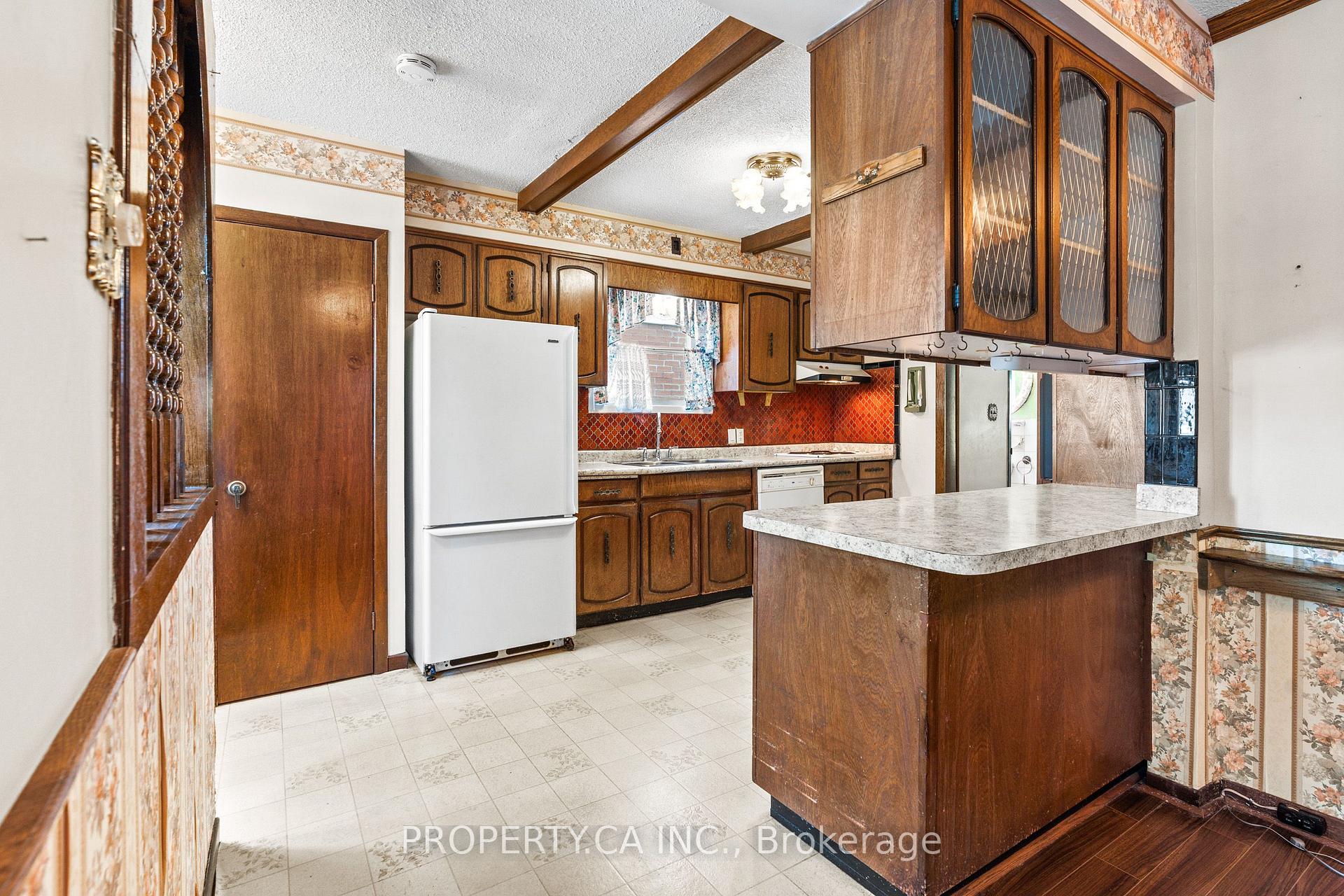 Photo 11 of 16 Warren Crescent, Toronto, Lambton Baby Point — HOMEH
