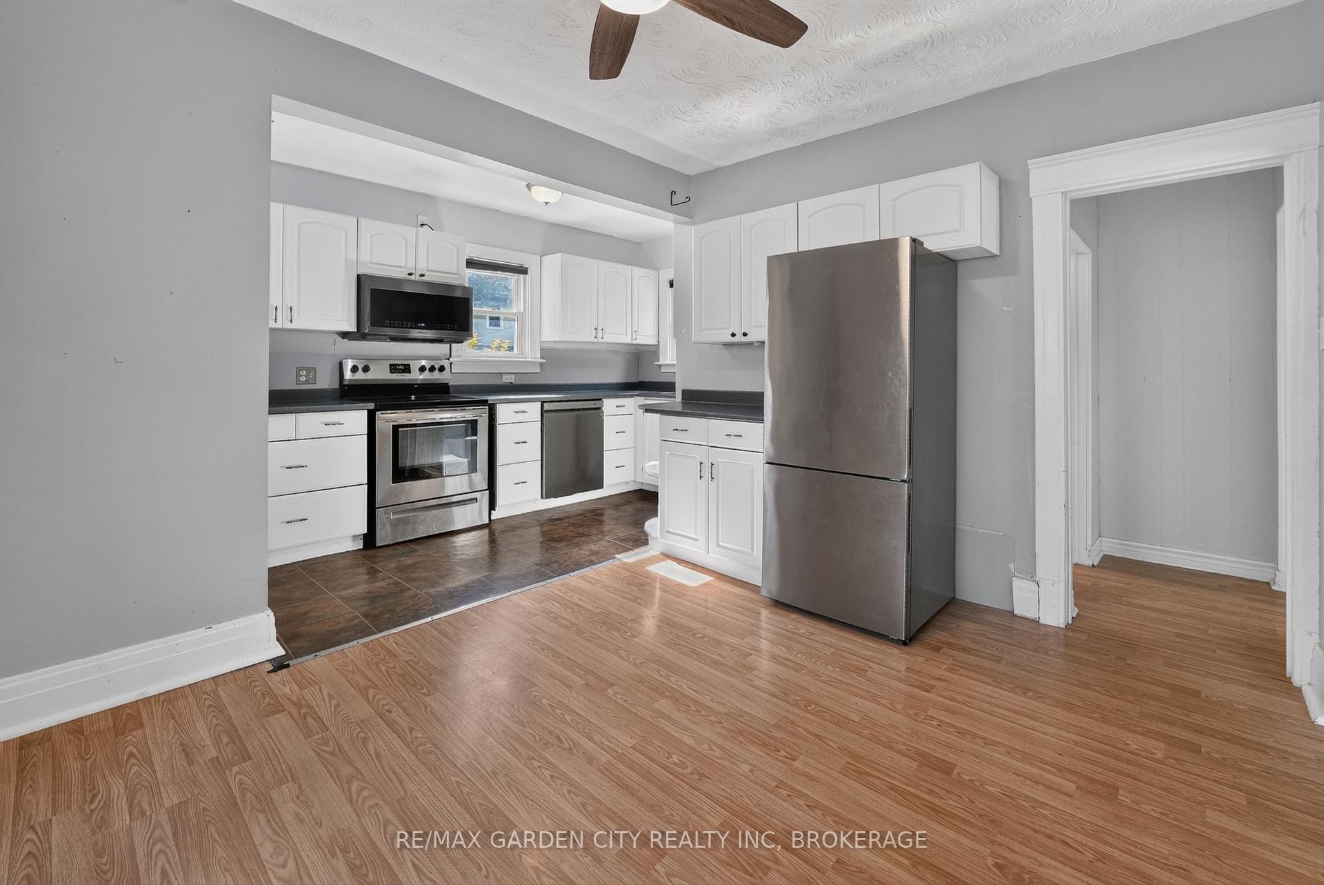 Photo 7 of 118 Lowell Avenue, St. Catharines, Downtown — HOMEH