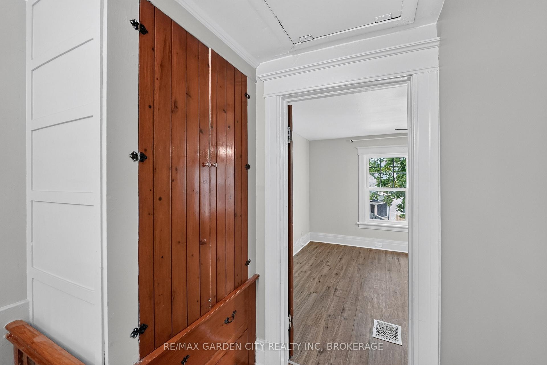 Photo 14 of 118 Lowell Avenue, St. Catharines, Downtown — HOMEH
