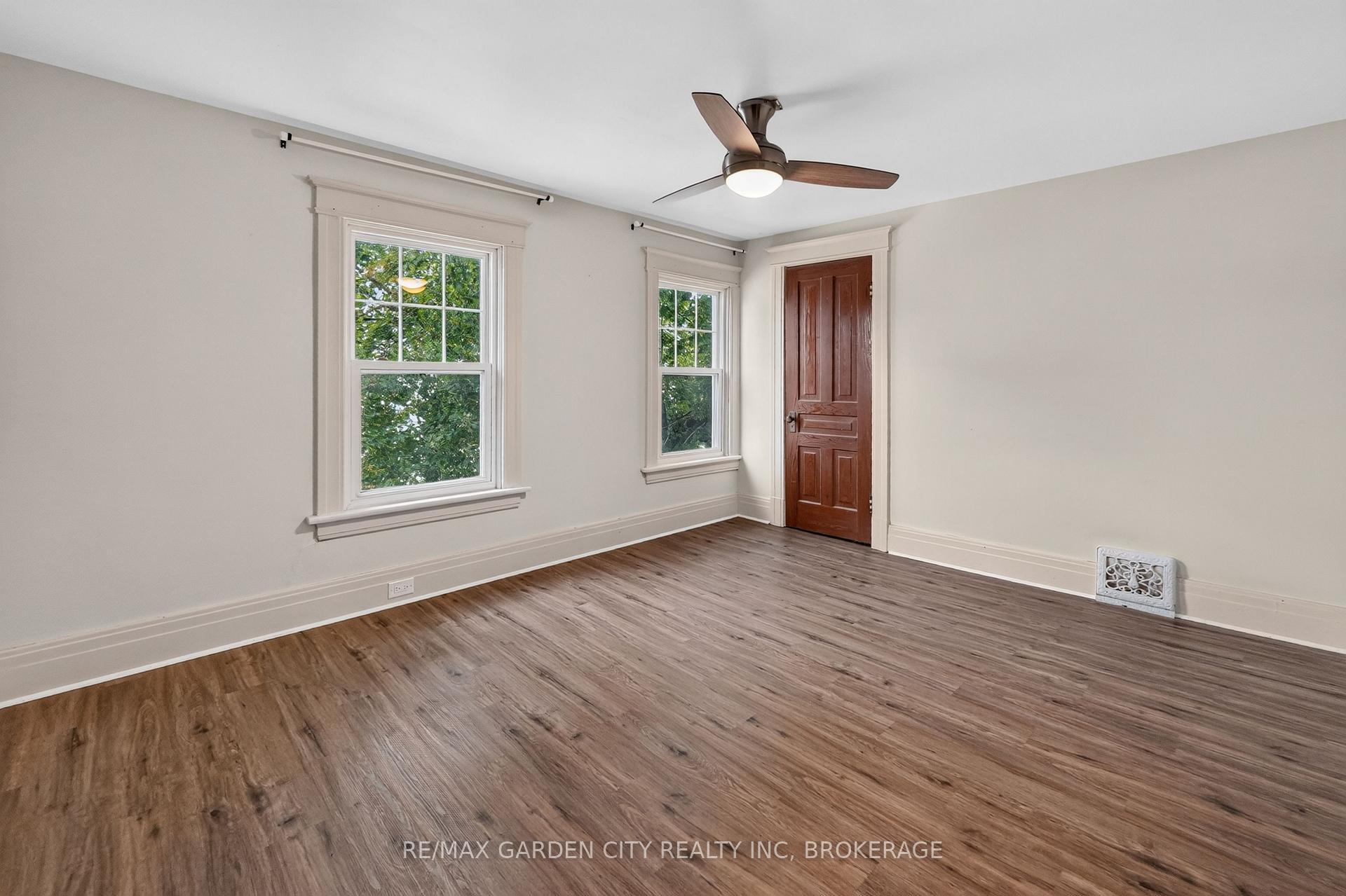 Photo 15 of 118 Lowell Avenue, St. Catharines, Downtown — HOMEH