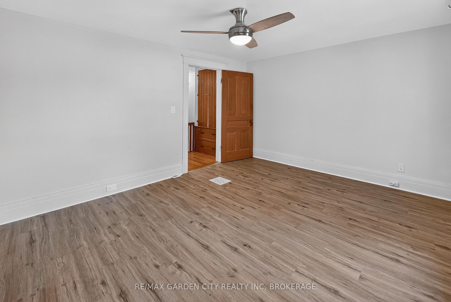 Photo 16 of 118 Lowell Avenue, St. Catharines, Downtown — HOMEH