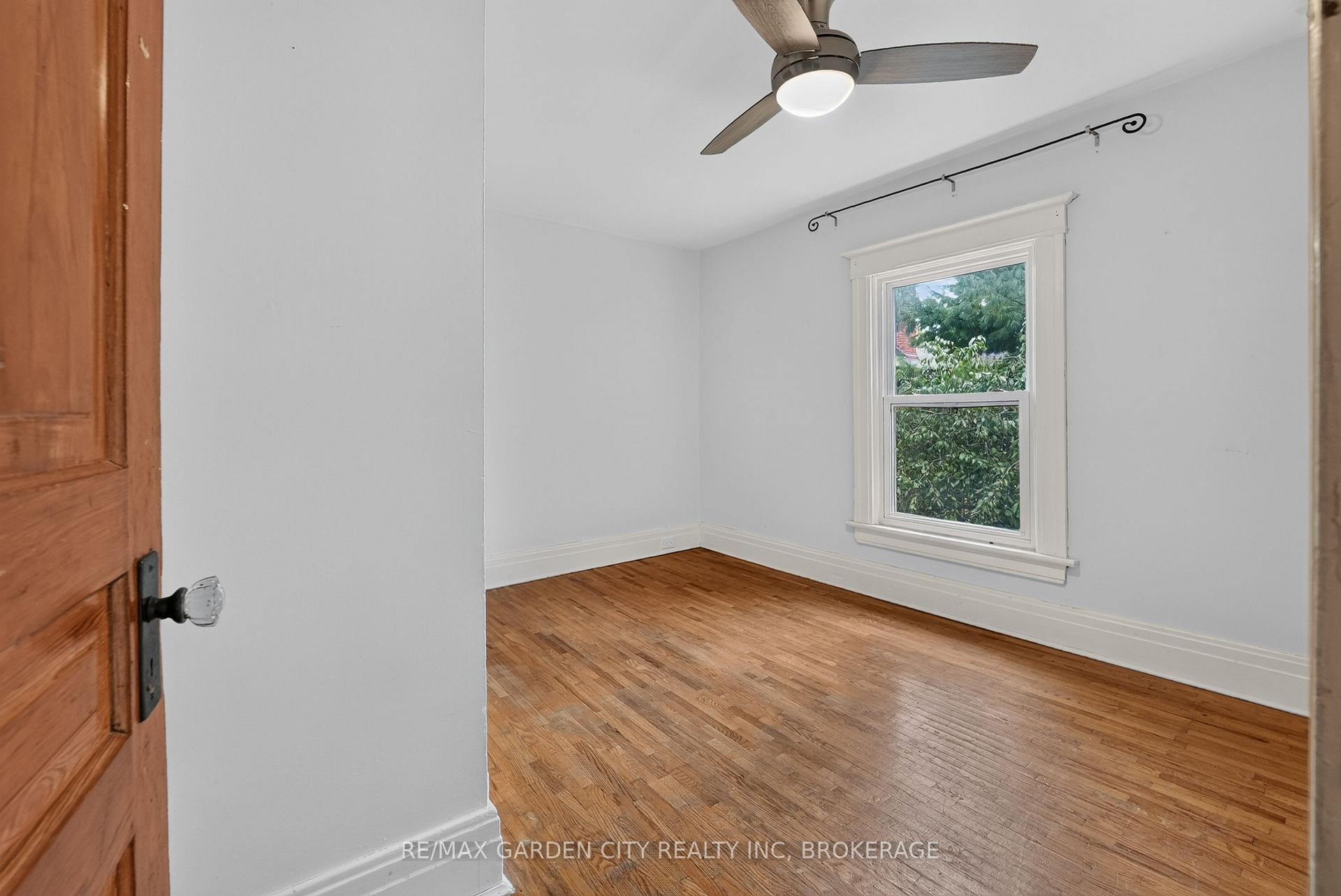 Photo 19 of 118 Lowell Avenue, St. Catharines, Downtown — HOMEH