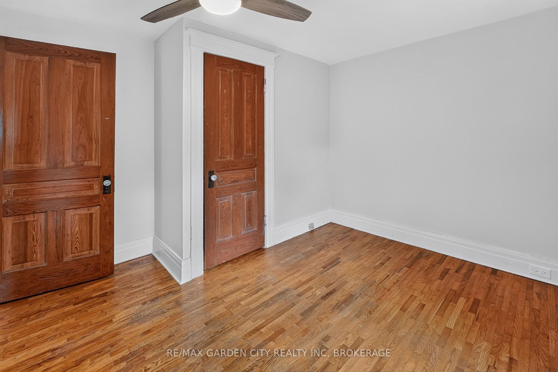 Photo 20 of 118 Lowell Avenue, St. Catharines, Downtown — HOMEH