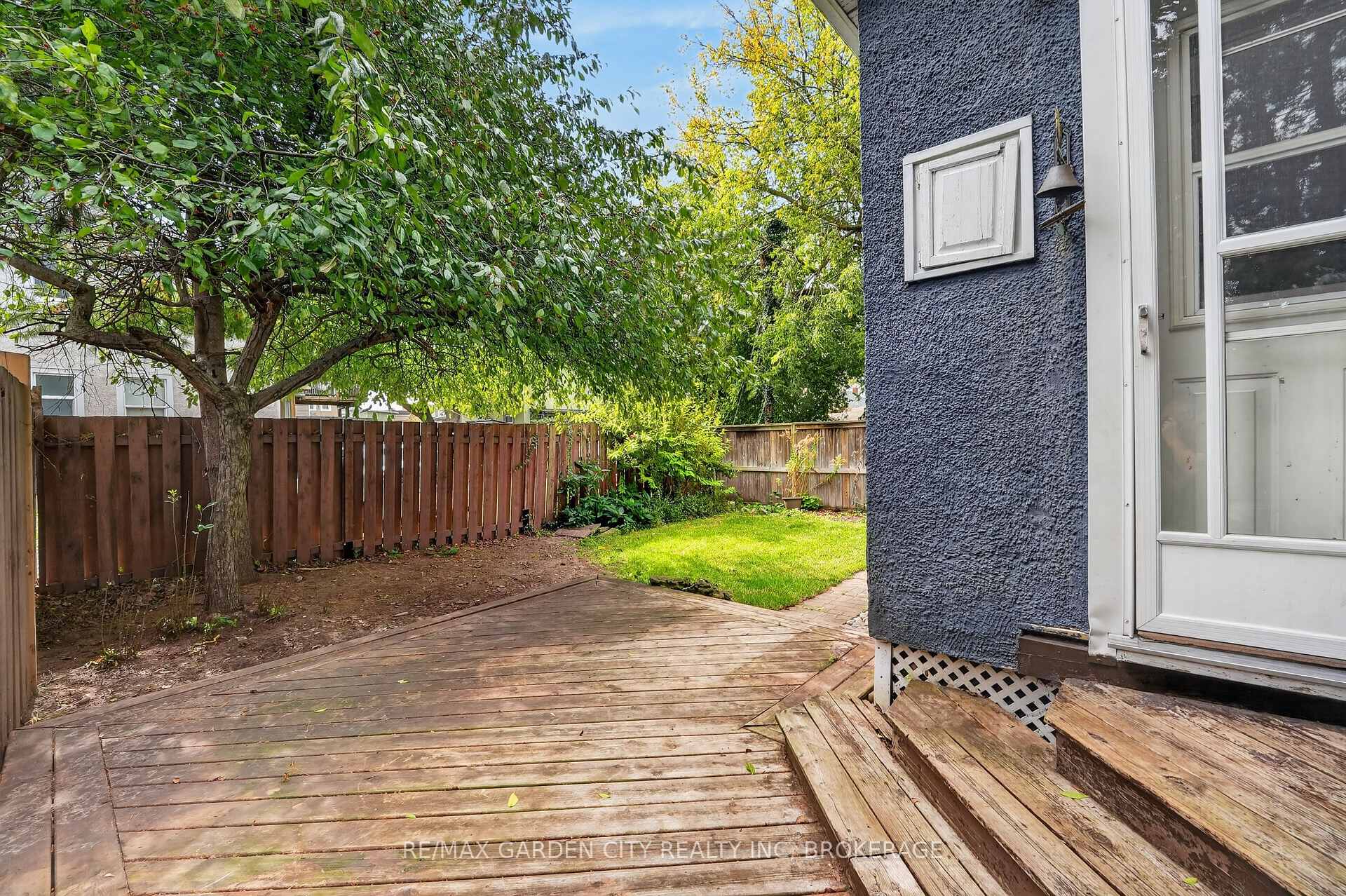 Photo 26 of 118 Lowell Avenue, St. Catharines, Downtown — HOMEH