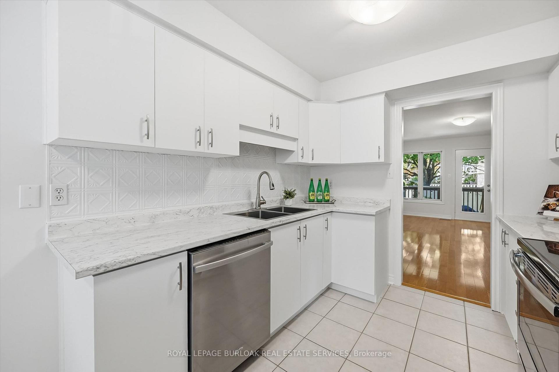 Photo 9 of Unit 11, 705 Cumberland Avenue, Burlington, Roseland — HOMEH
