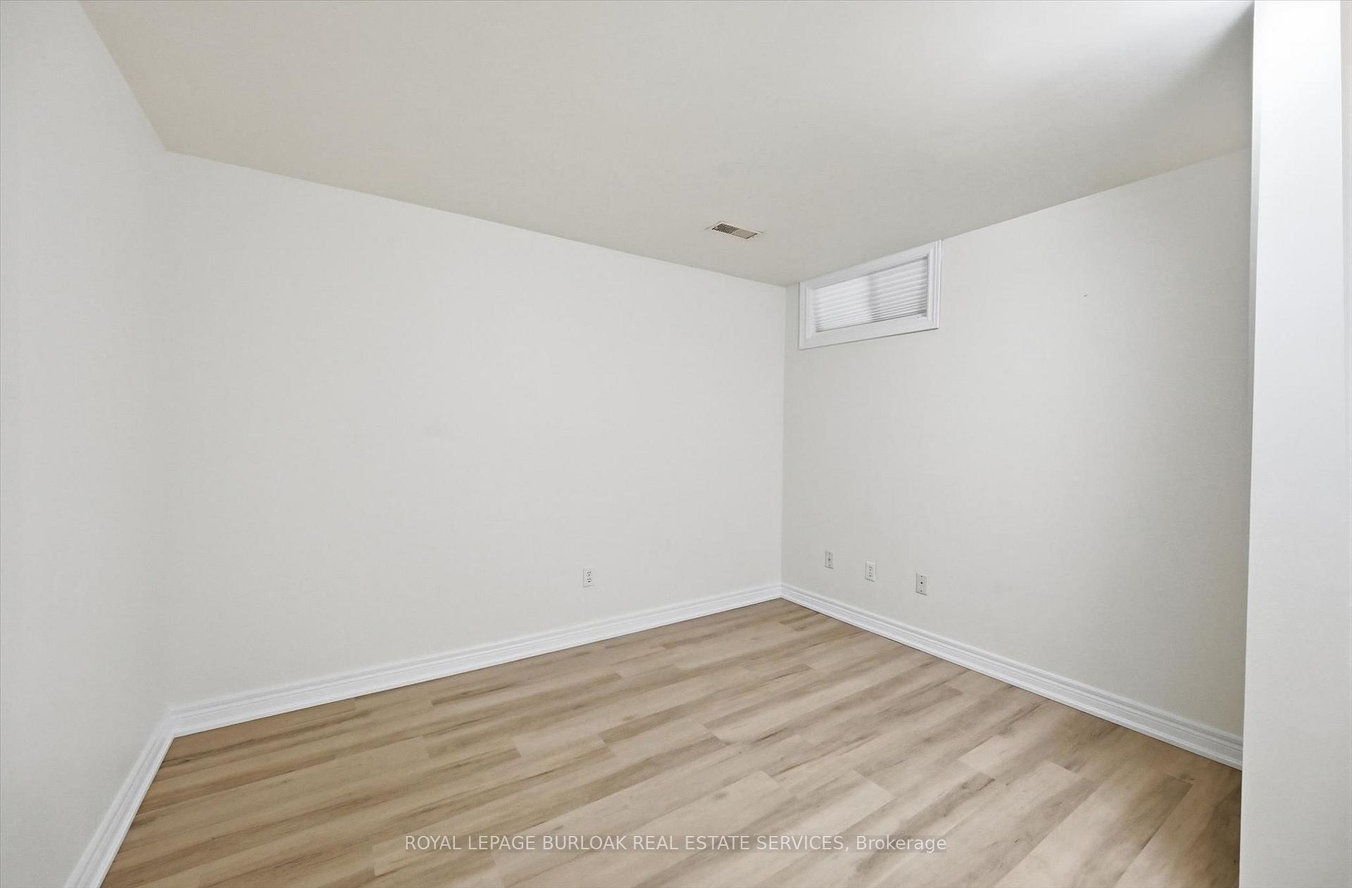 Photo 28 of Unit 11, 705 Cumberland Avenue, Burlington, Roseland — HOMEH