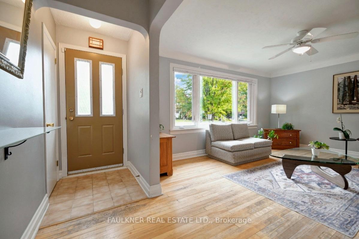 Photo 4 of 247 Knox Crescent, Ottawa, Riverview Park — HOMEH